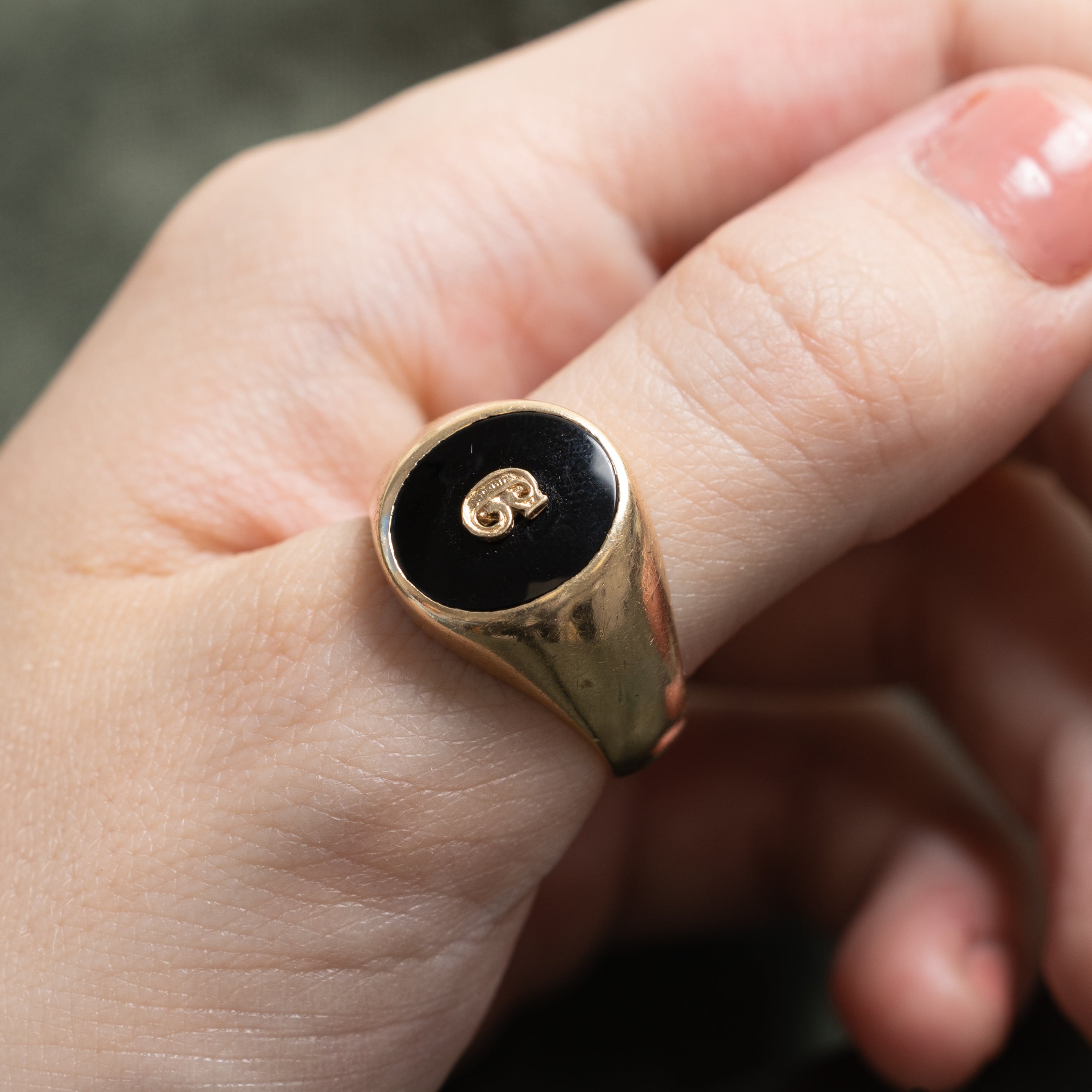 Vintage Canadian 10k Flush Set Onyx "C" Initial Signet Ring | 1.85ct | SZ 9.5