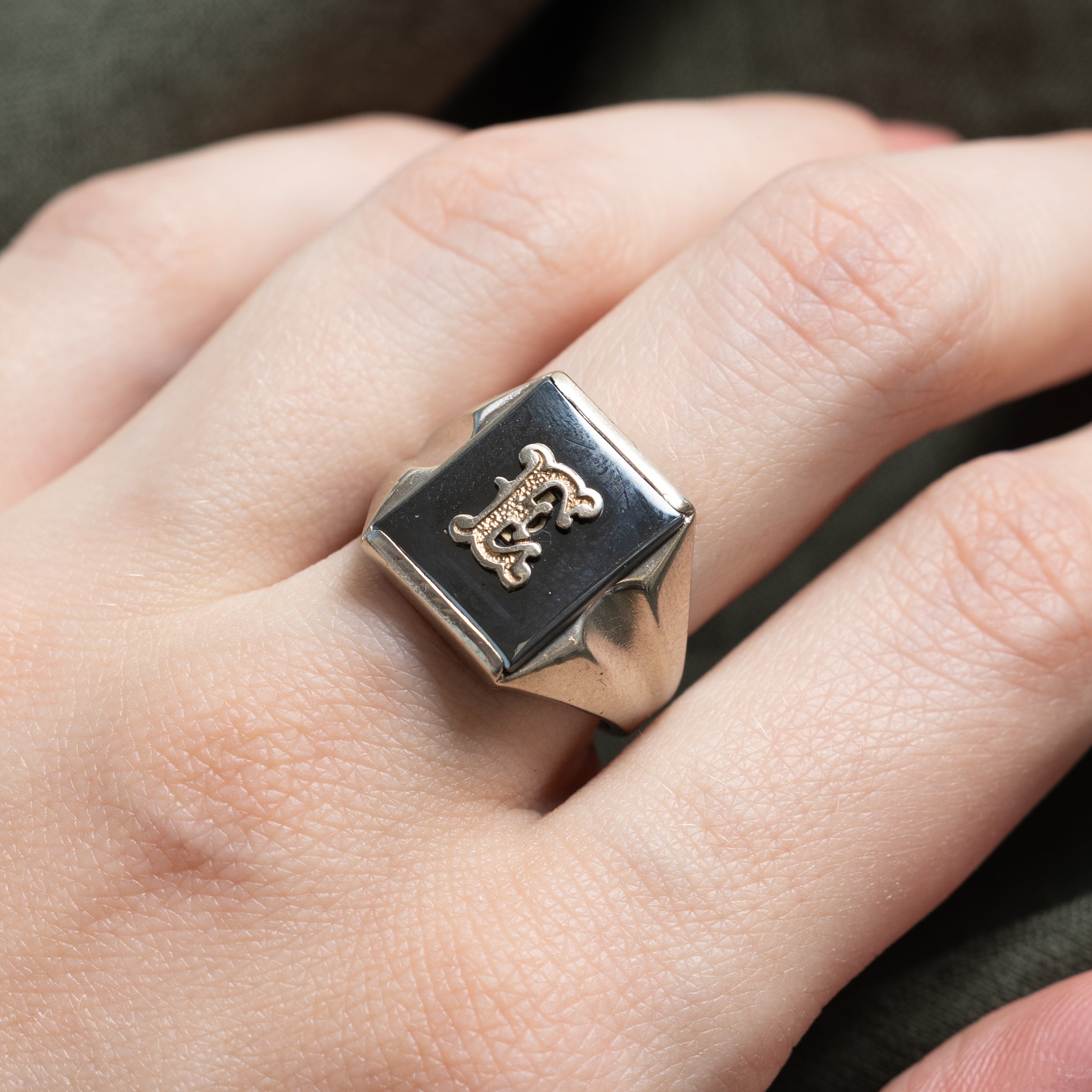 14k Hematite "E" Initial Signet Ring | 2.76ct | SZ 7.25