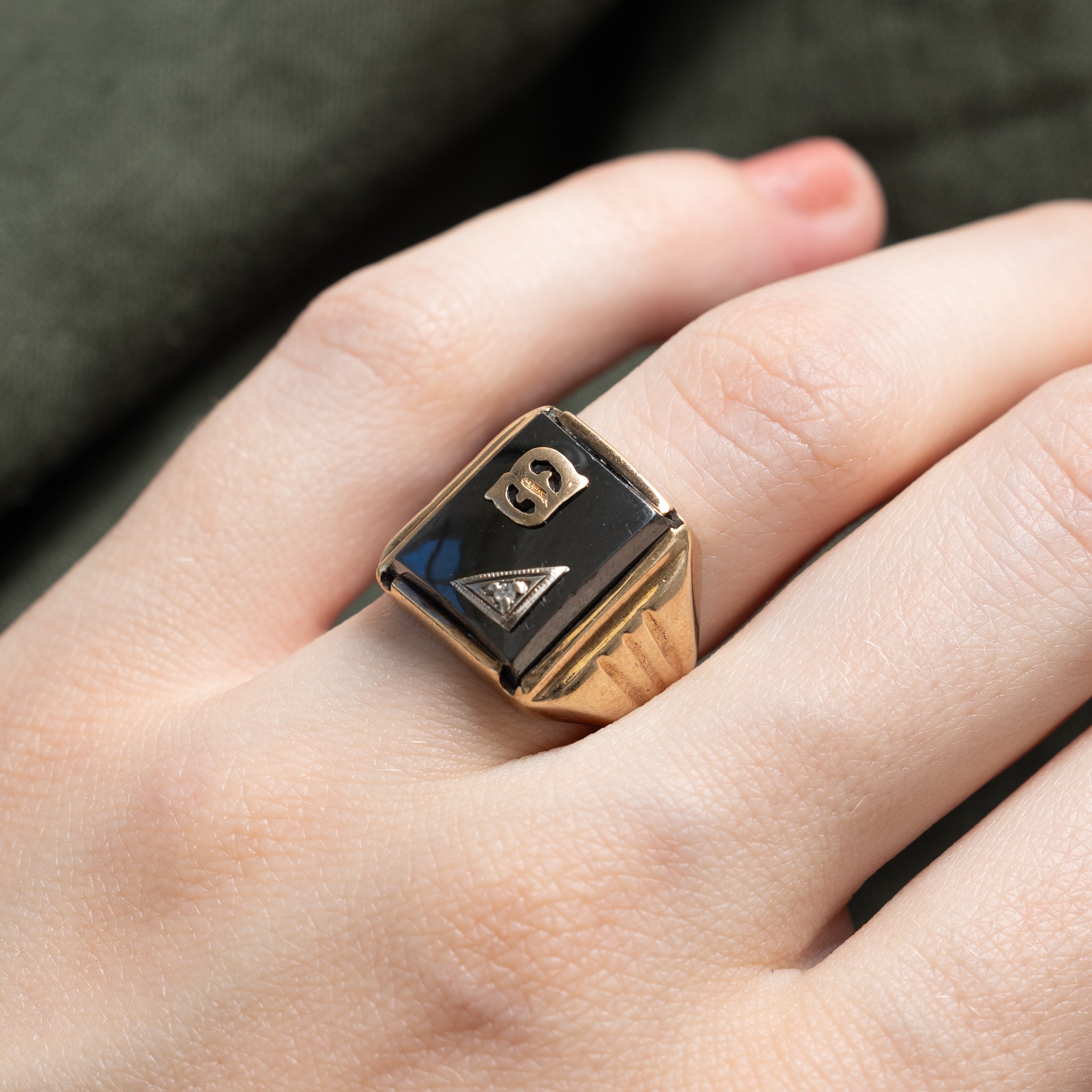 10k Hematite & Diamond "S" Initial Grooved Signet Ring | 2.87ct | SZ 5