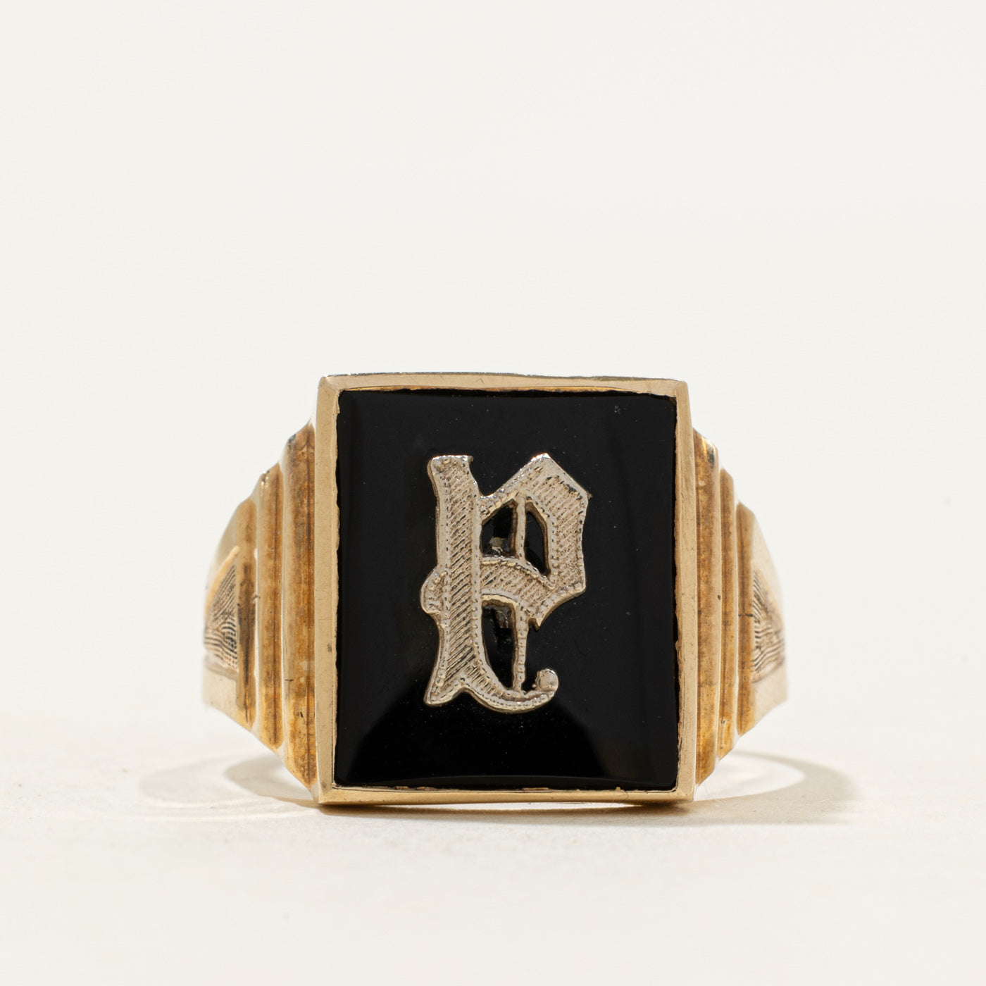 10k Onyx "P" Initial Grooved Signet Ring | 1.93ct | SZ 10.5
