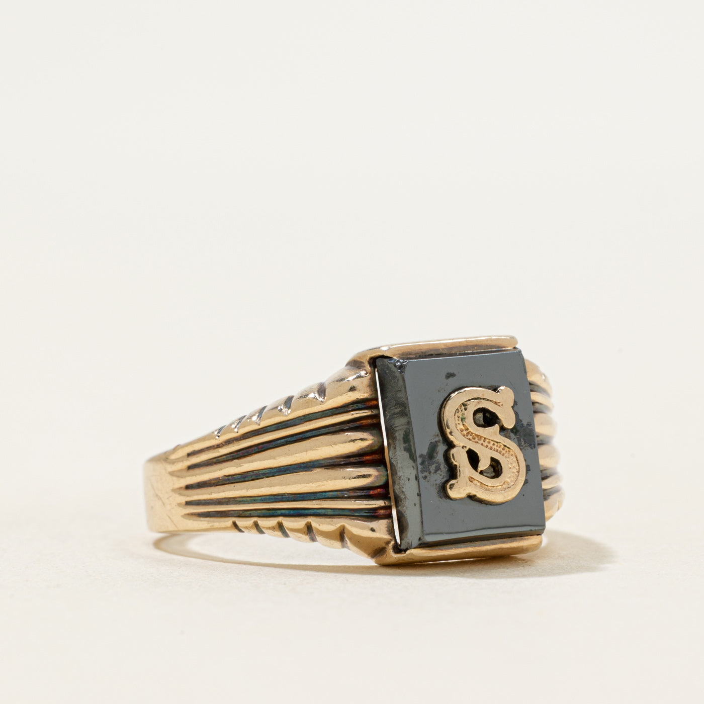 10k Hematite "S" Initial Grooved Signet Ring | 1.22ct | SZ 9