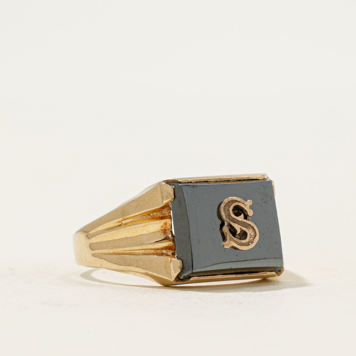10k Hematite "S" Initial Grooved Signet Ring | 1.25ct | SZ 10.25