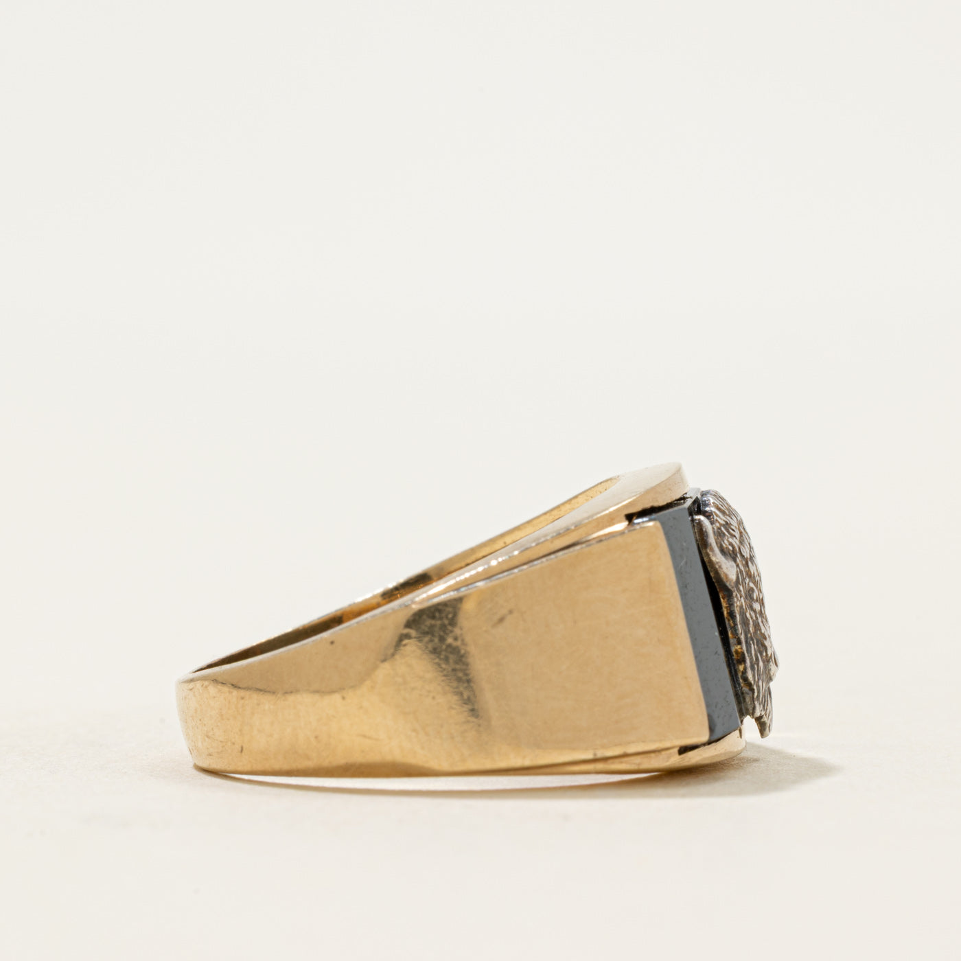 10k Hematite Bison Embossed Signet Ring | 1.38ct | SZ 10.25