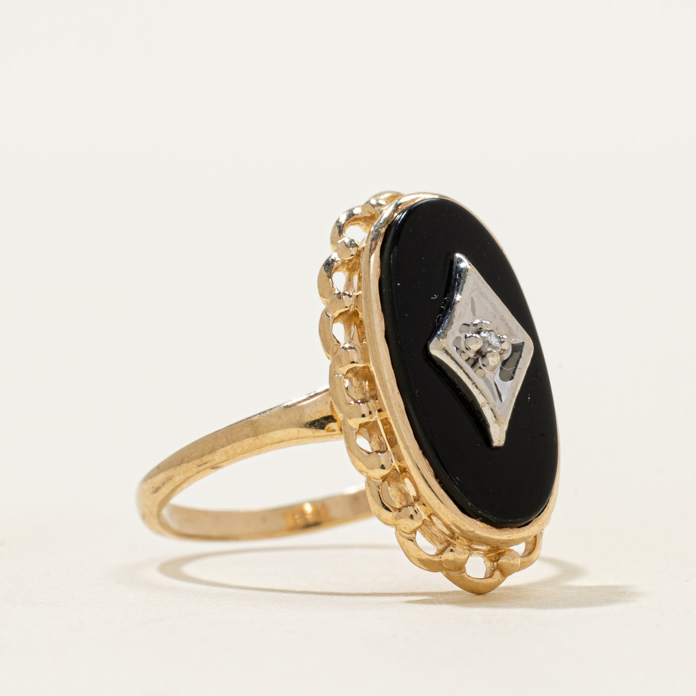 10k Oval Onyx & Diamond Scalloped Ring | 1.69ct | SZ 6