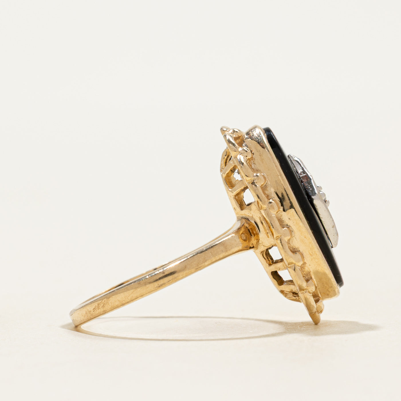 10k Oval Onyx & Diamond Scalloped Ring | 1.69ct | SZ 6