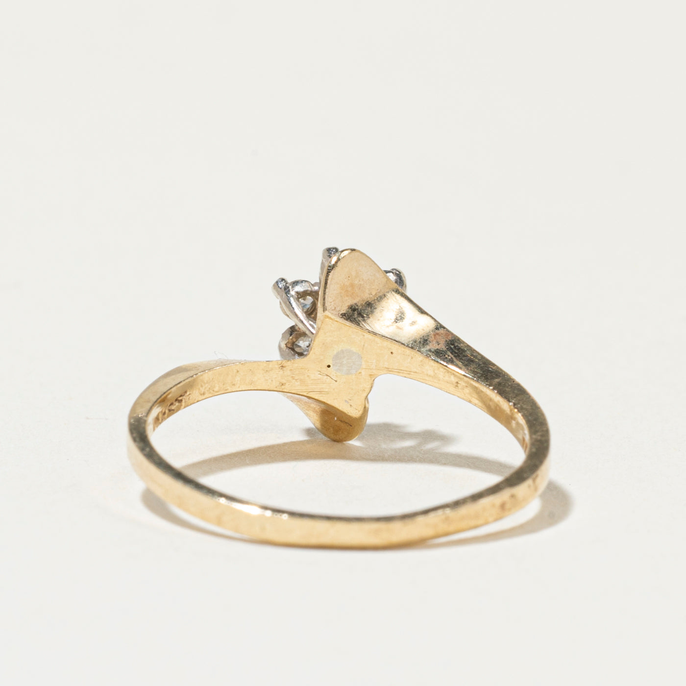 Bague contournante en pétales de saphir et diamant | Taille 4,75