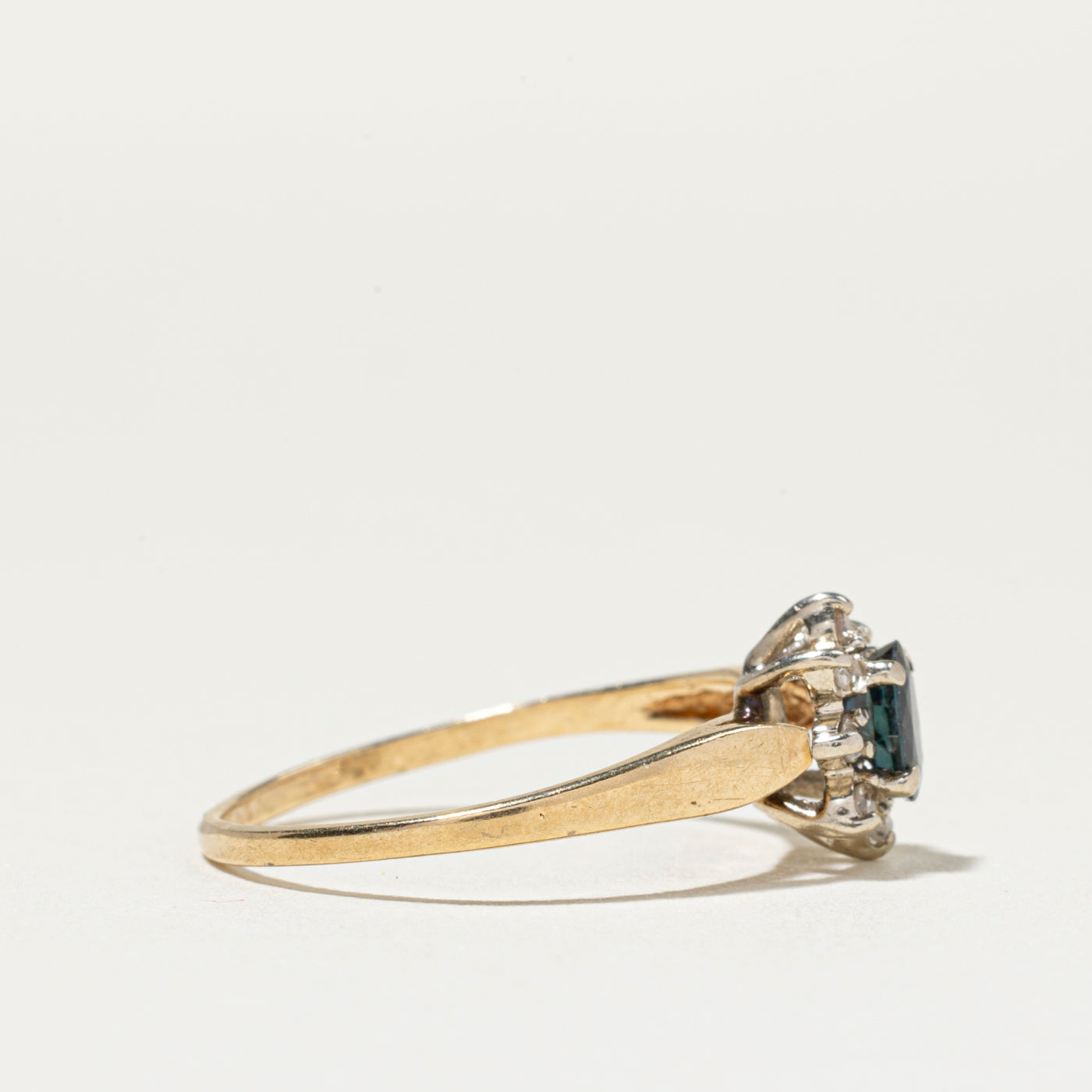 Oval Cut Sapphire & Diamond Petal Halo Ring | SZ 6