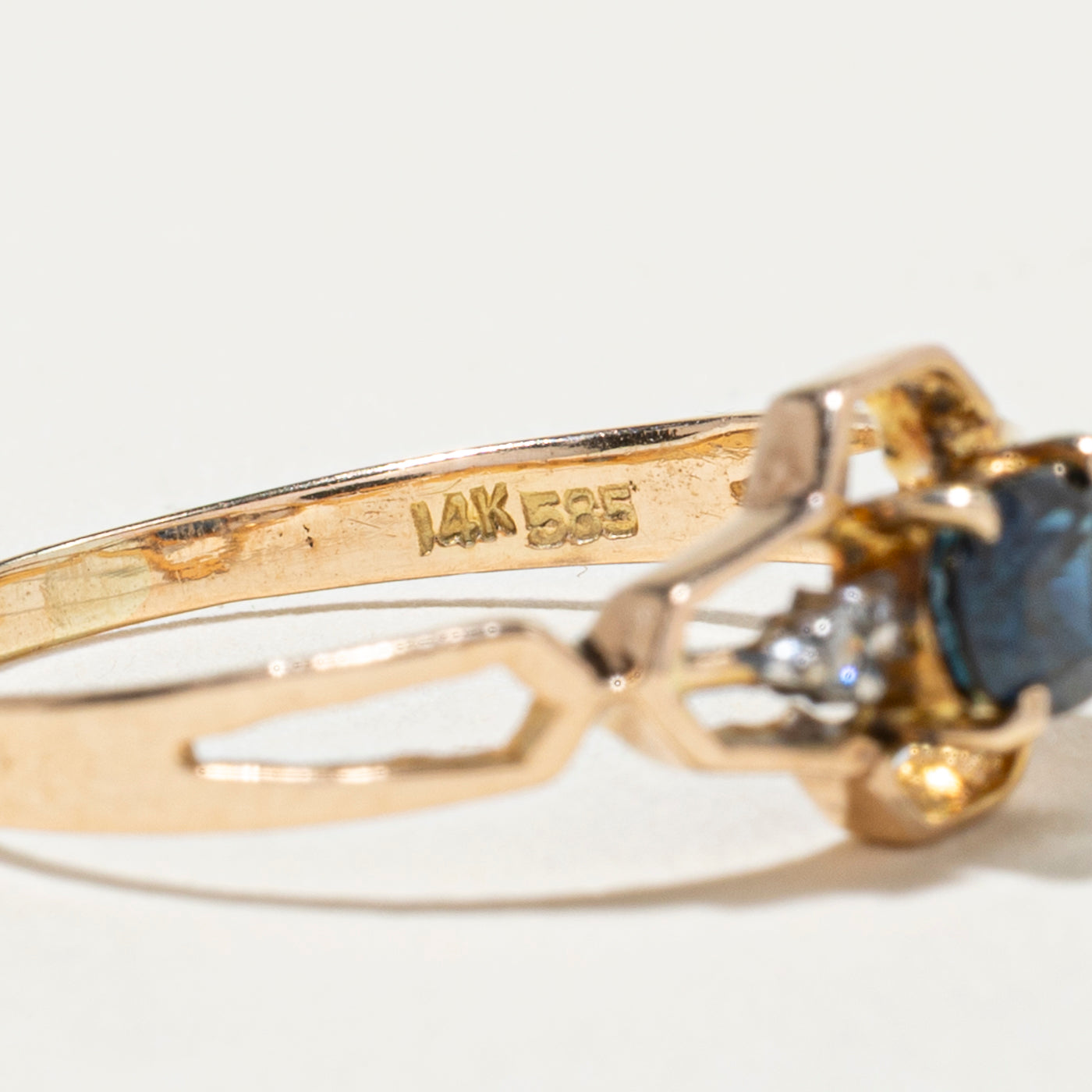 Bague ajourée en saphir et diamants East West | Taille 6