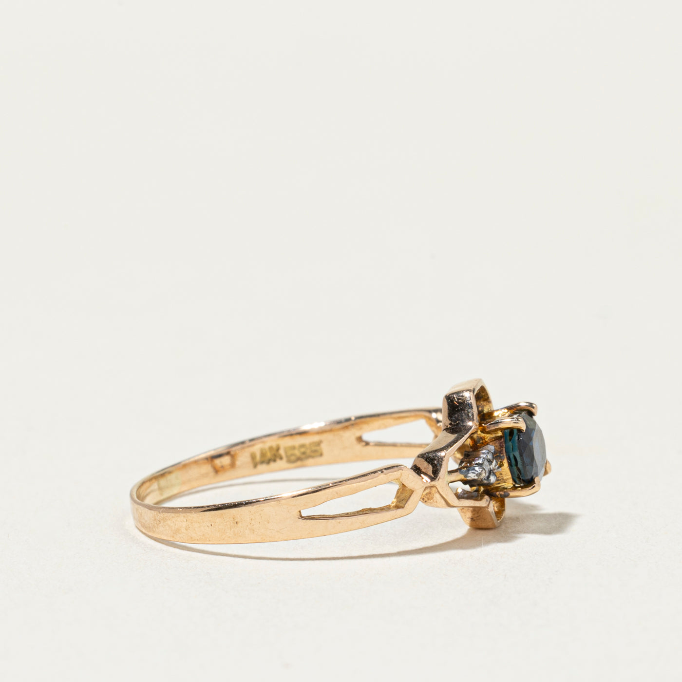 Bague ajourée en saphir et diamants East West | Taille 6