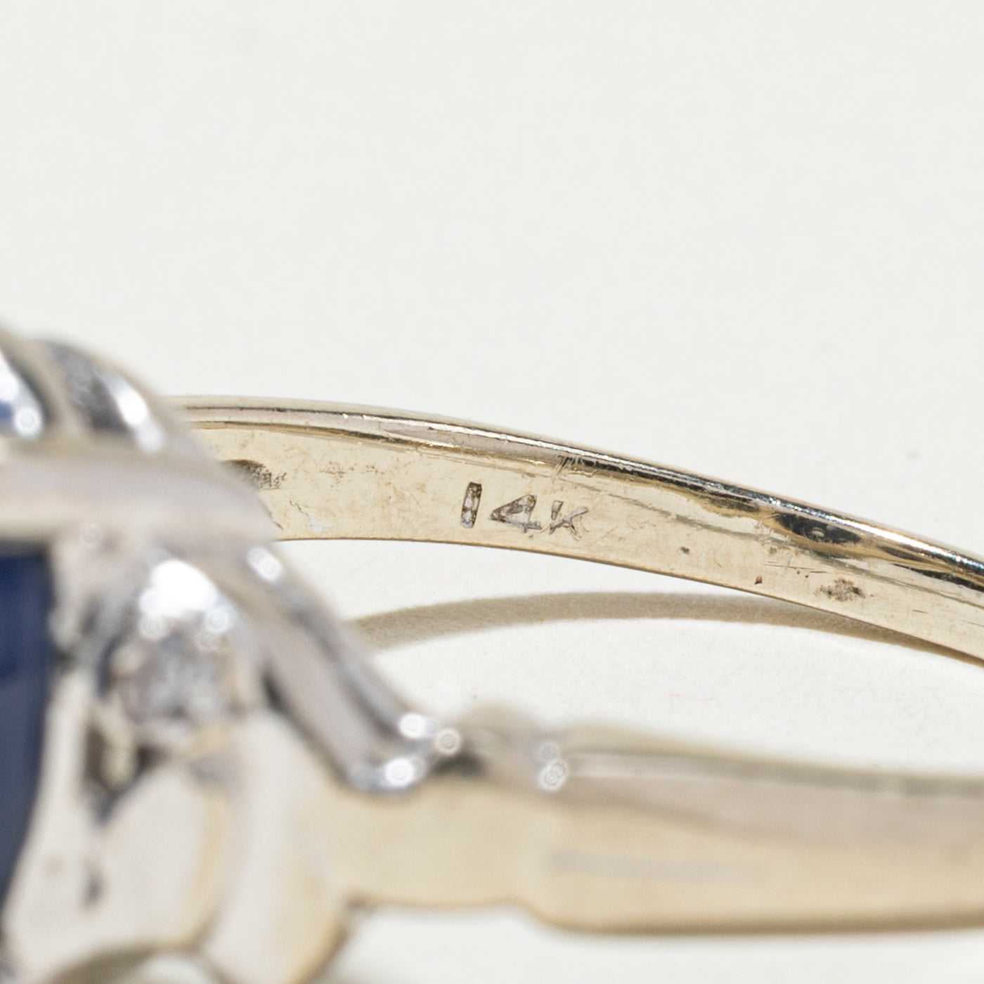 Bague en saphir étoilé synthétique et diamants | Taille 8,5