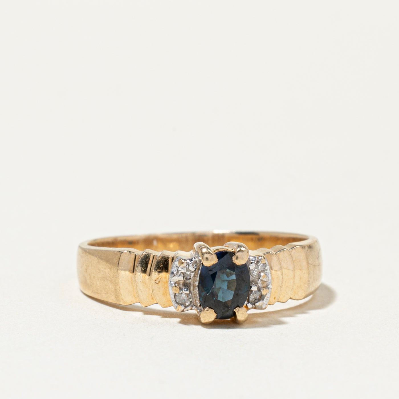 Oval Cut Sapphire & Diamond Grooved Ring | SZ 6
