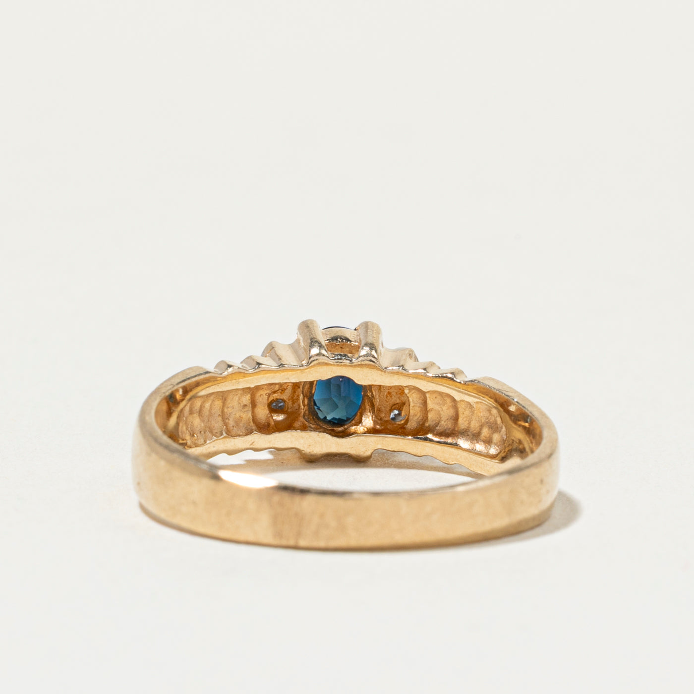 Oval Cut Sapphire & Diamond Grooved Ring | SZ 6