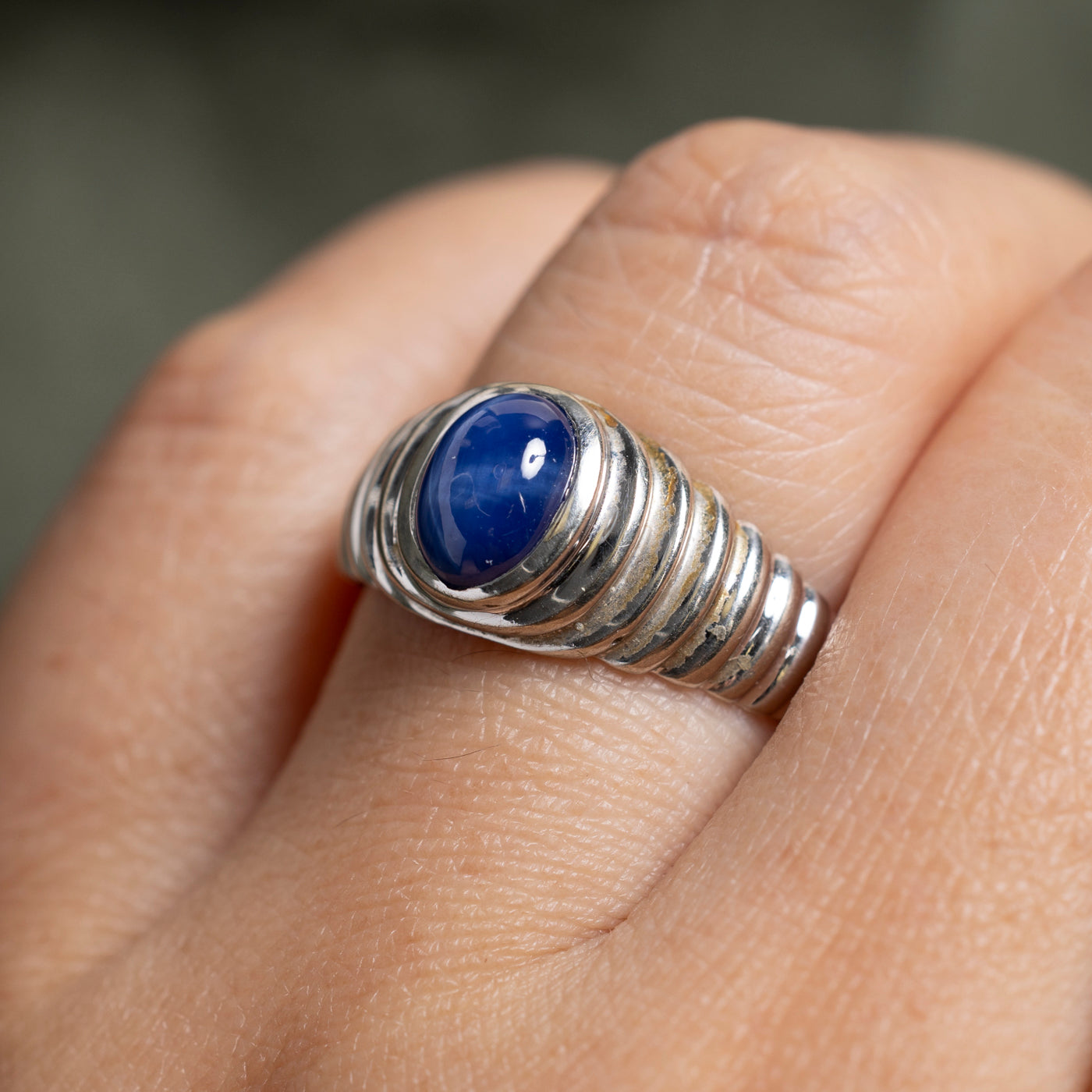 Synthetic Star Sapphire Grooved Ring | SZ 8.5