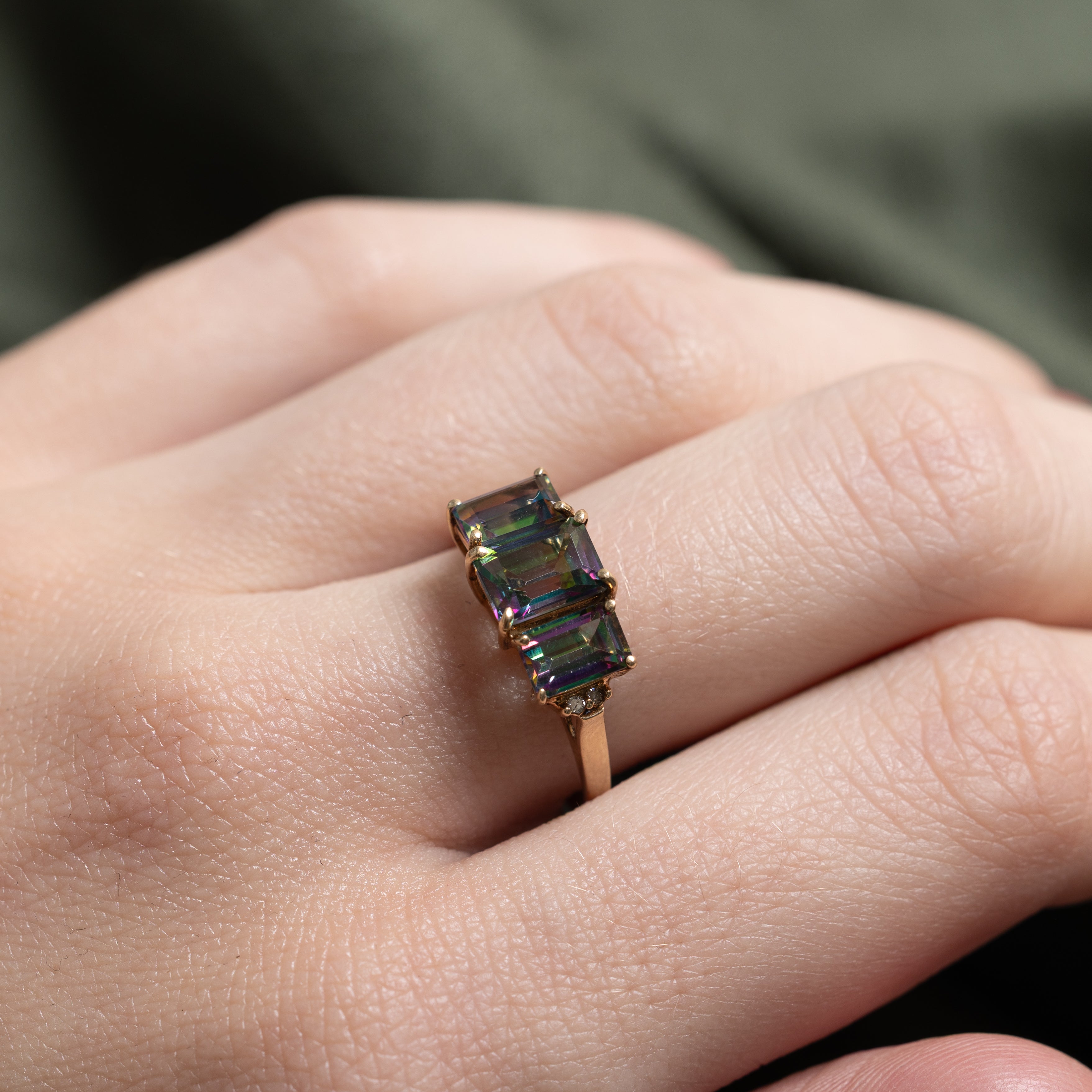 Bague trois pierres en topaze mystique et diamants | Taille 7