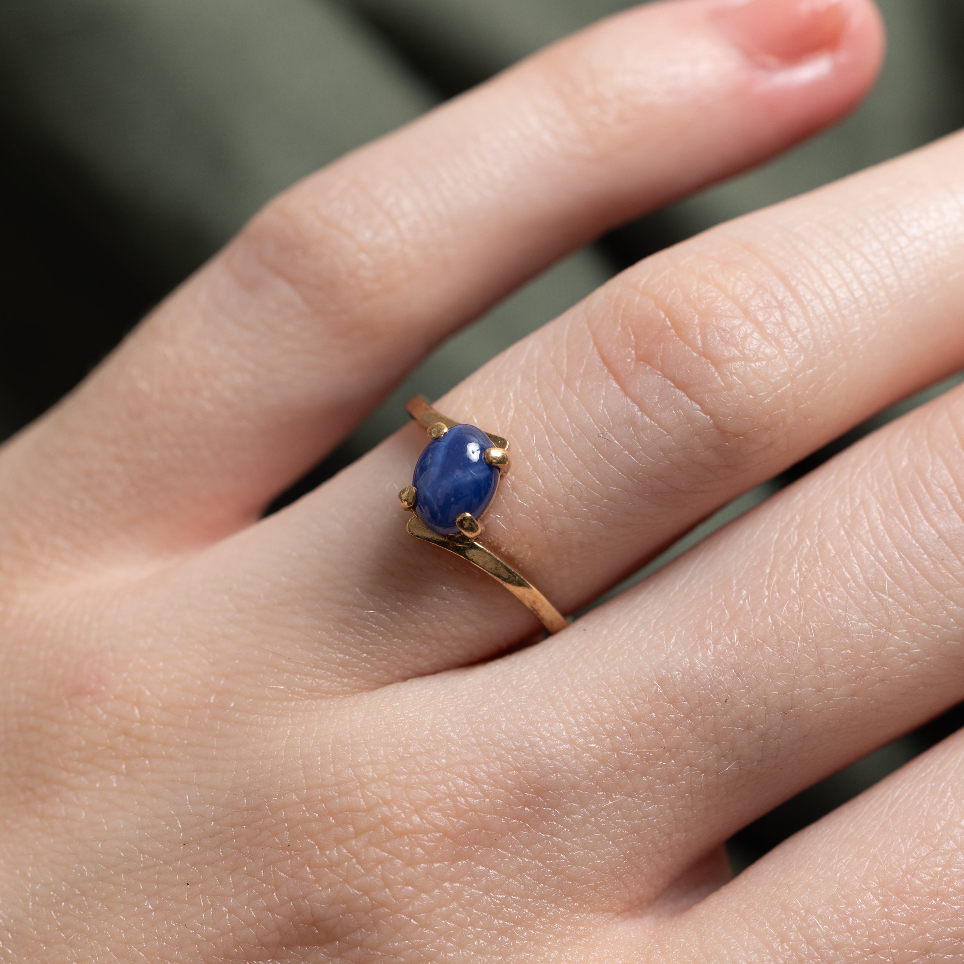 Cabochon Synthetic Star Sapphire Bypass Ring | SZ 5