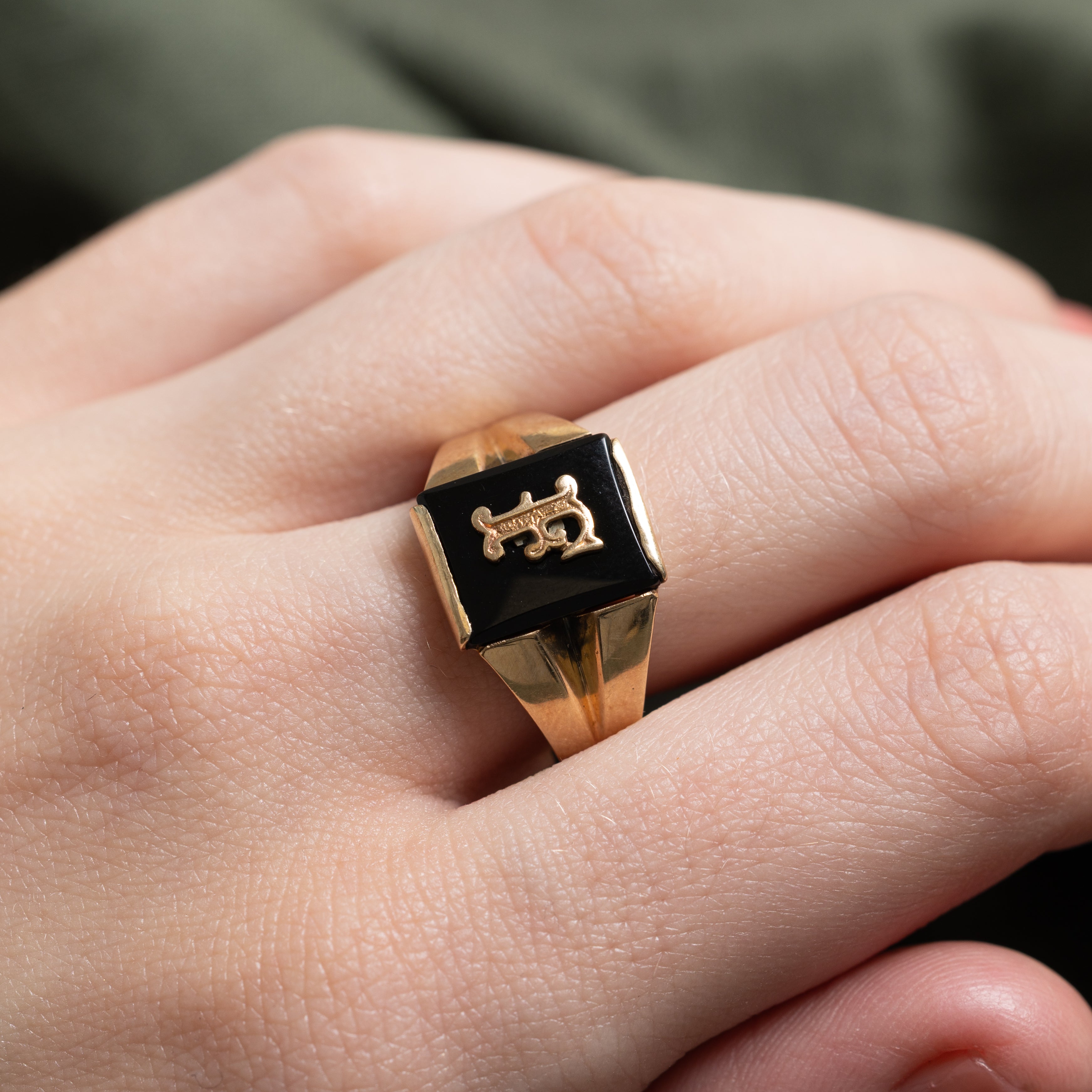 Onyx "F" Initial Signet Ring | SZ 10