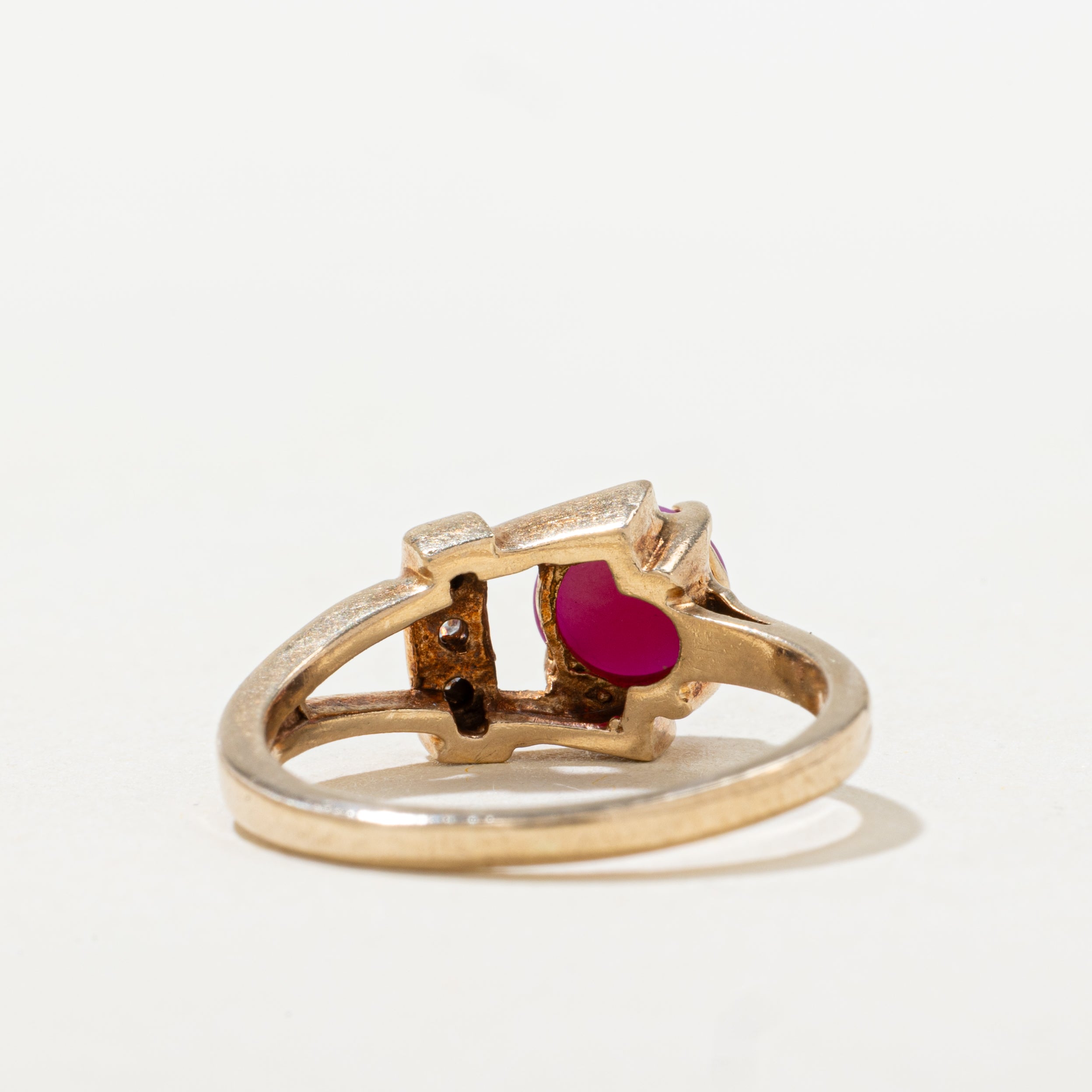 Cabochon Synthetic Star Ruby & Diamond Geometric Ring | SZ 5.5