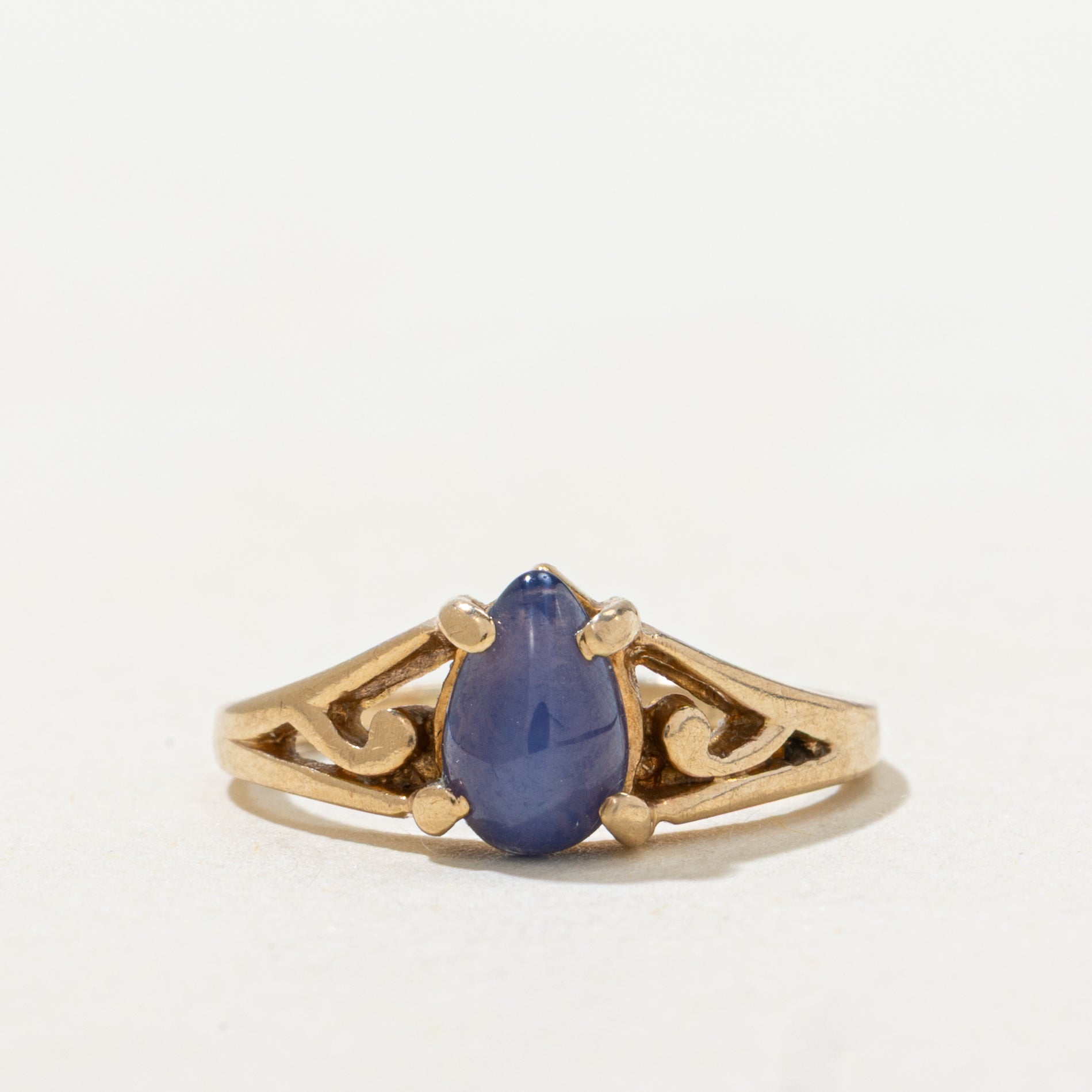 Cabochon Synthetic Star Sapphire Scrollwork Ring | SZ 1