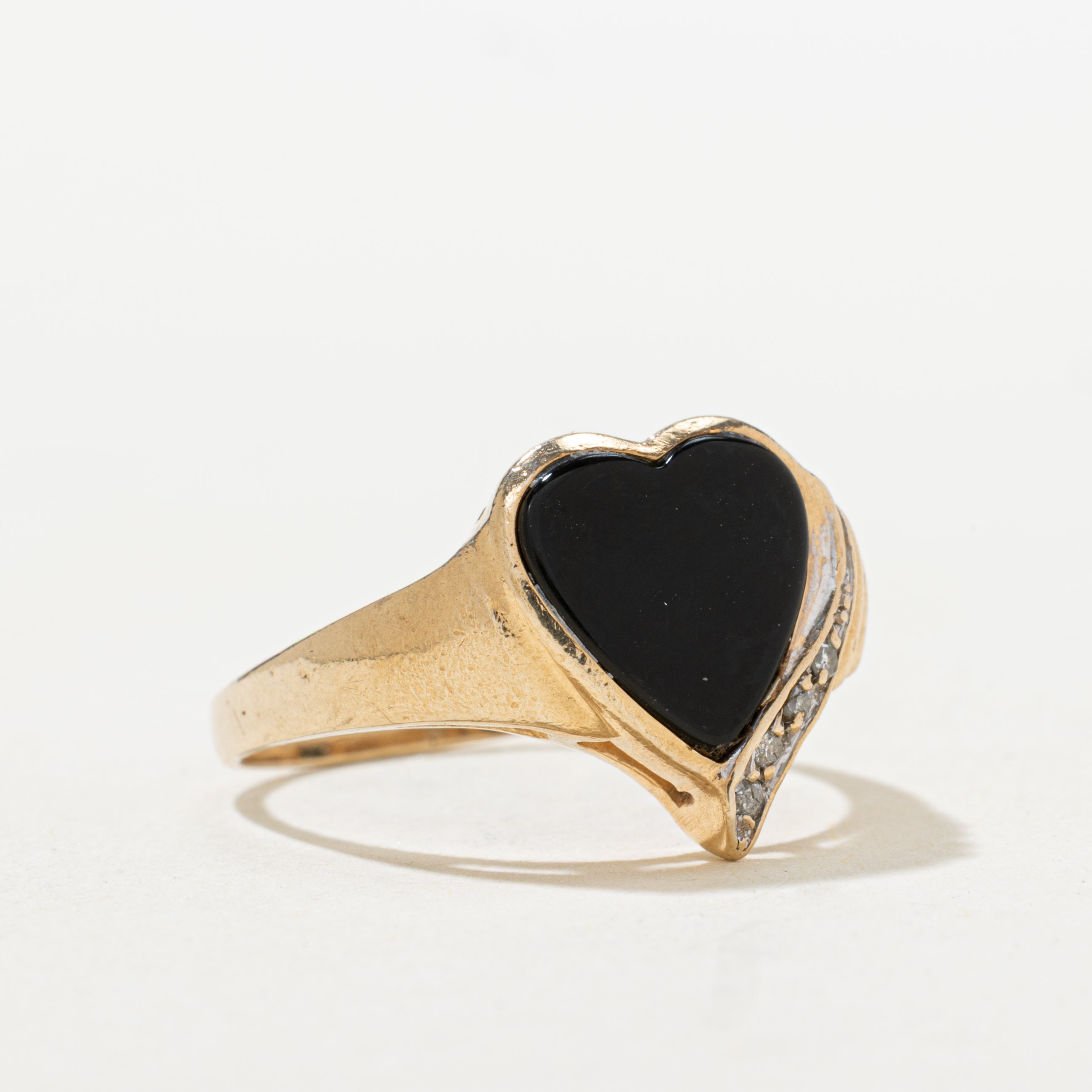 Onyx & Diamond Heart Grooved Signet Ring | SZ 7.75