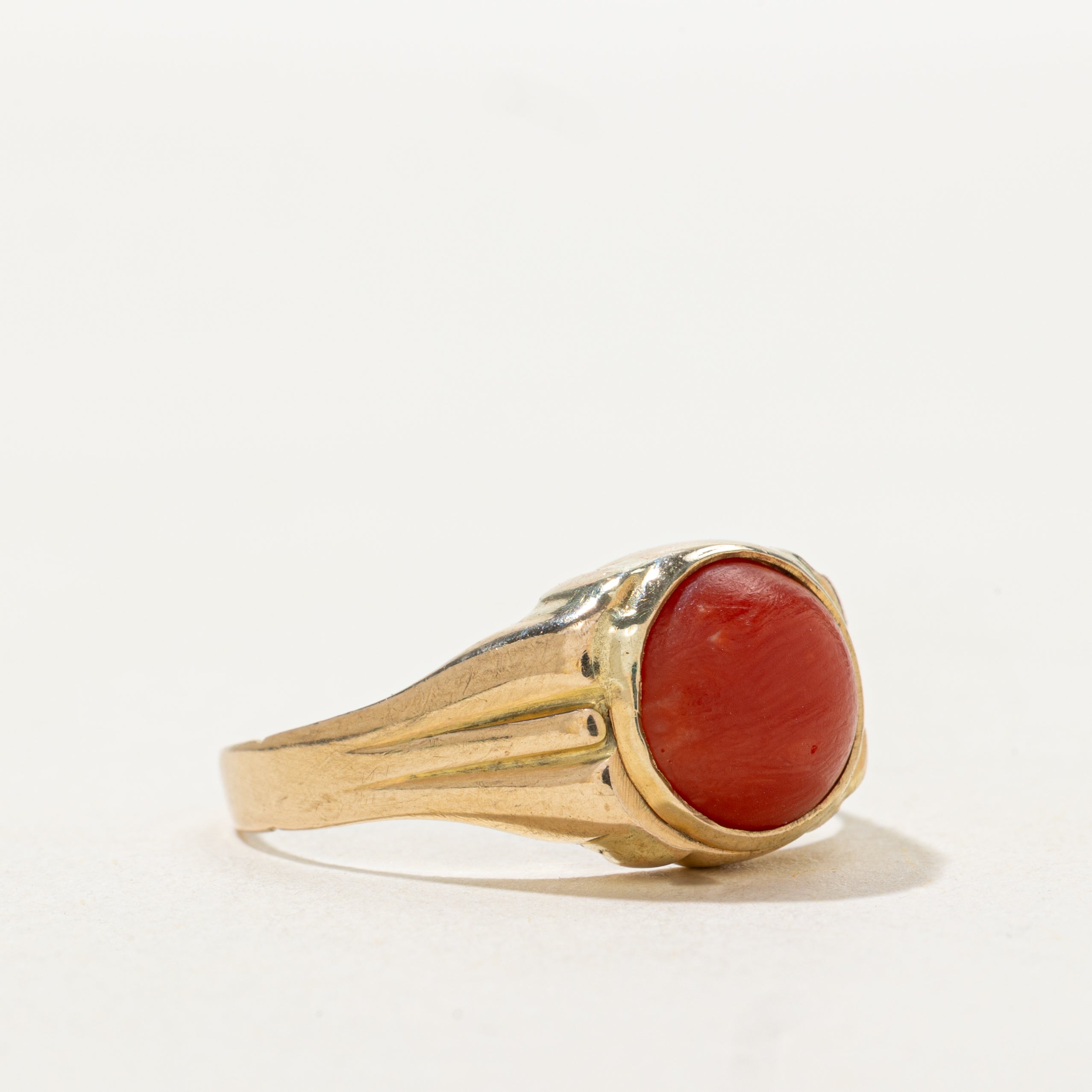 Bezel Set Coral Grooved Ring | SZ 7