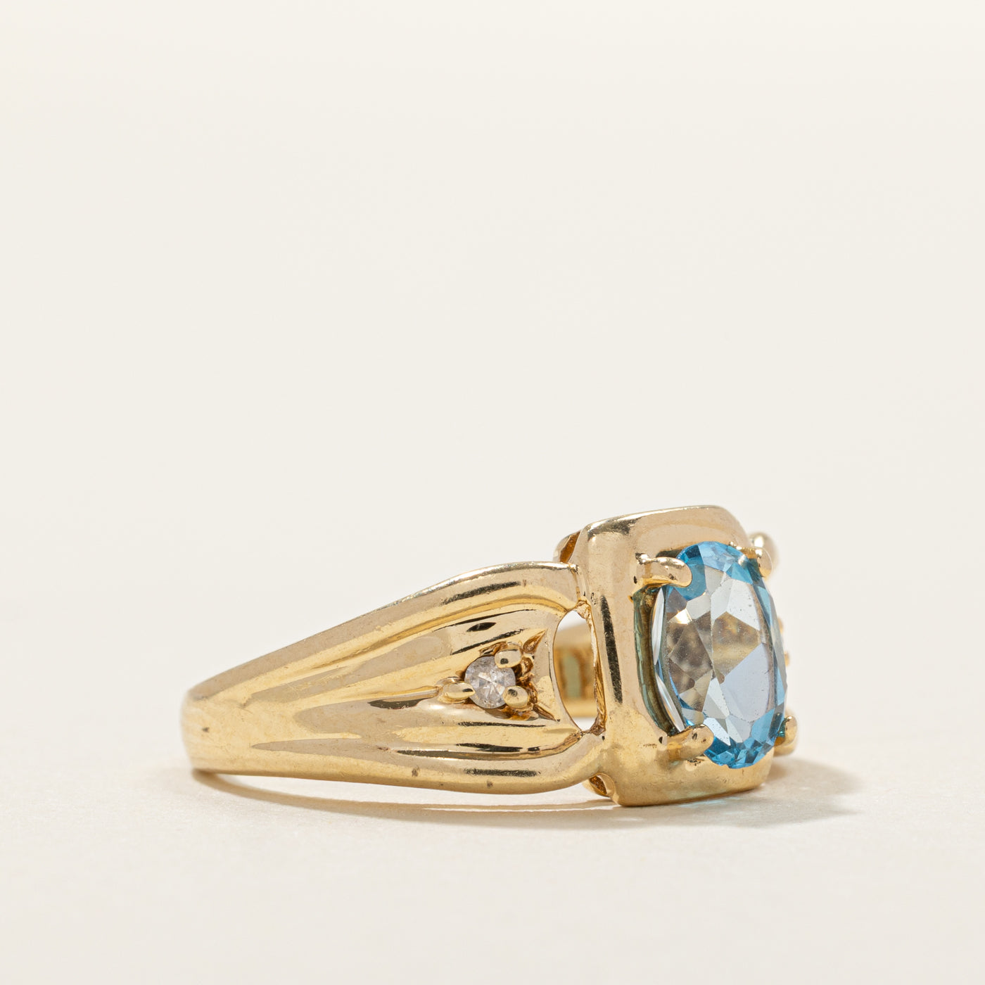 Oval Cut Topaz & Diamond Chunky Ring | 0.81ct, 0.02ct | SZ 5