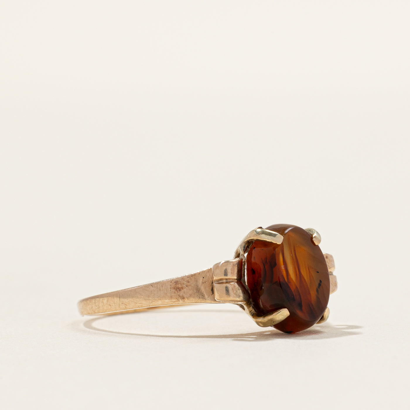 Yellow Gold Oval Agate Ring | SZ 7.5