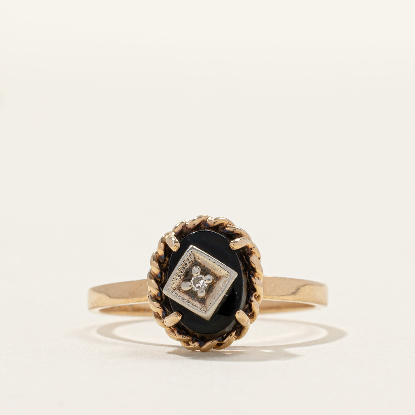 Oval Onyx & Diamond Ring | 0.005ct | SZ 5.75