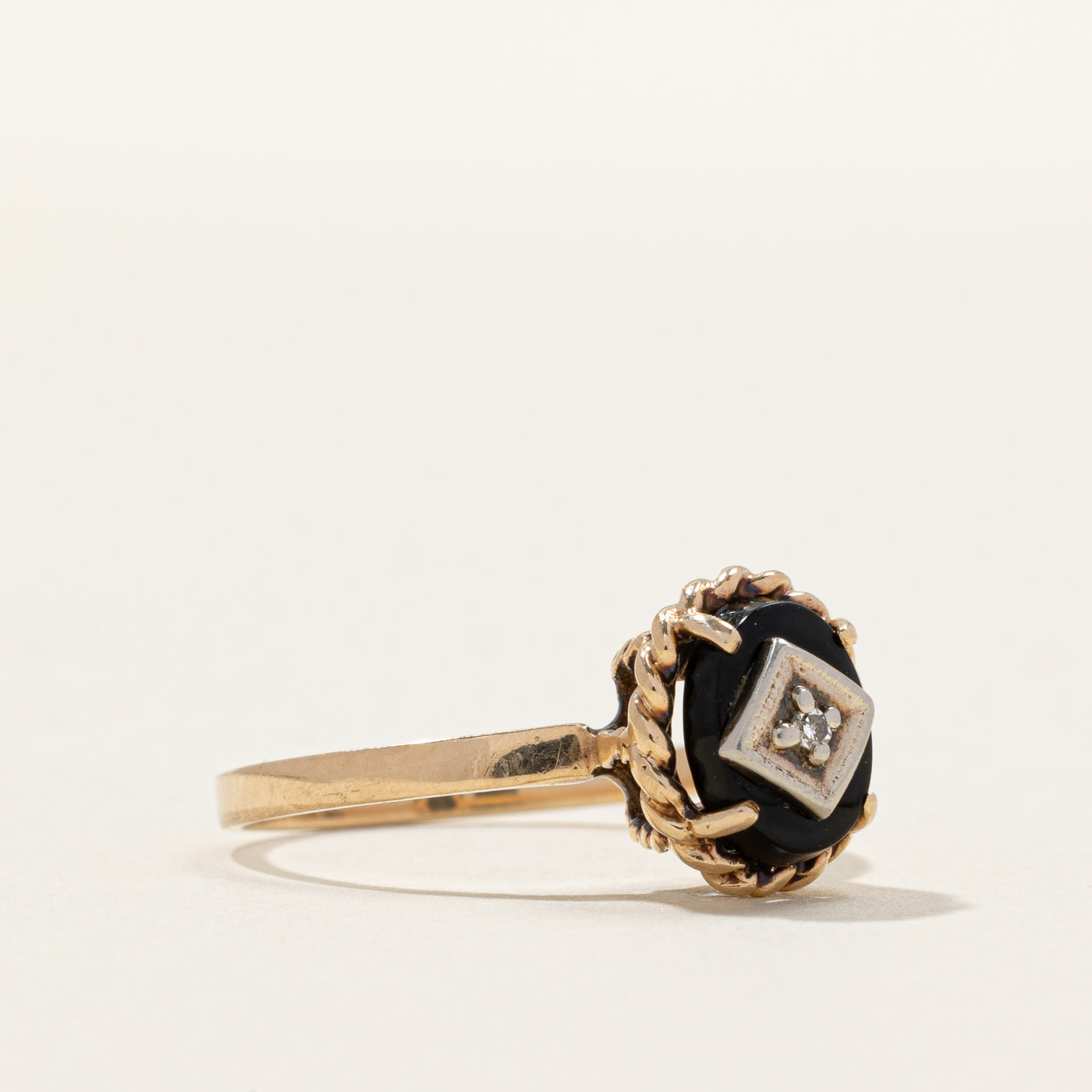 Oval Onyx & Diamond Ring | 0.005ct | SZ 5.75
