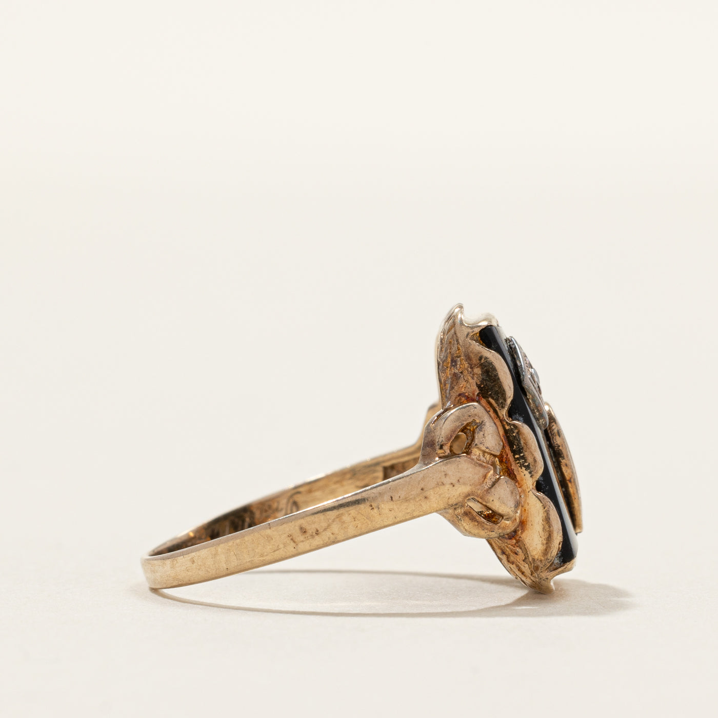 Onyx & Diamond "C" Scalloped Initial Signet Ring | 0.003ct | SZ 6.25