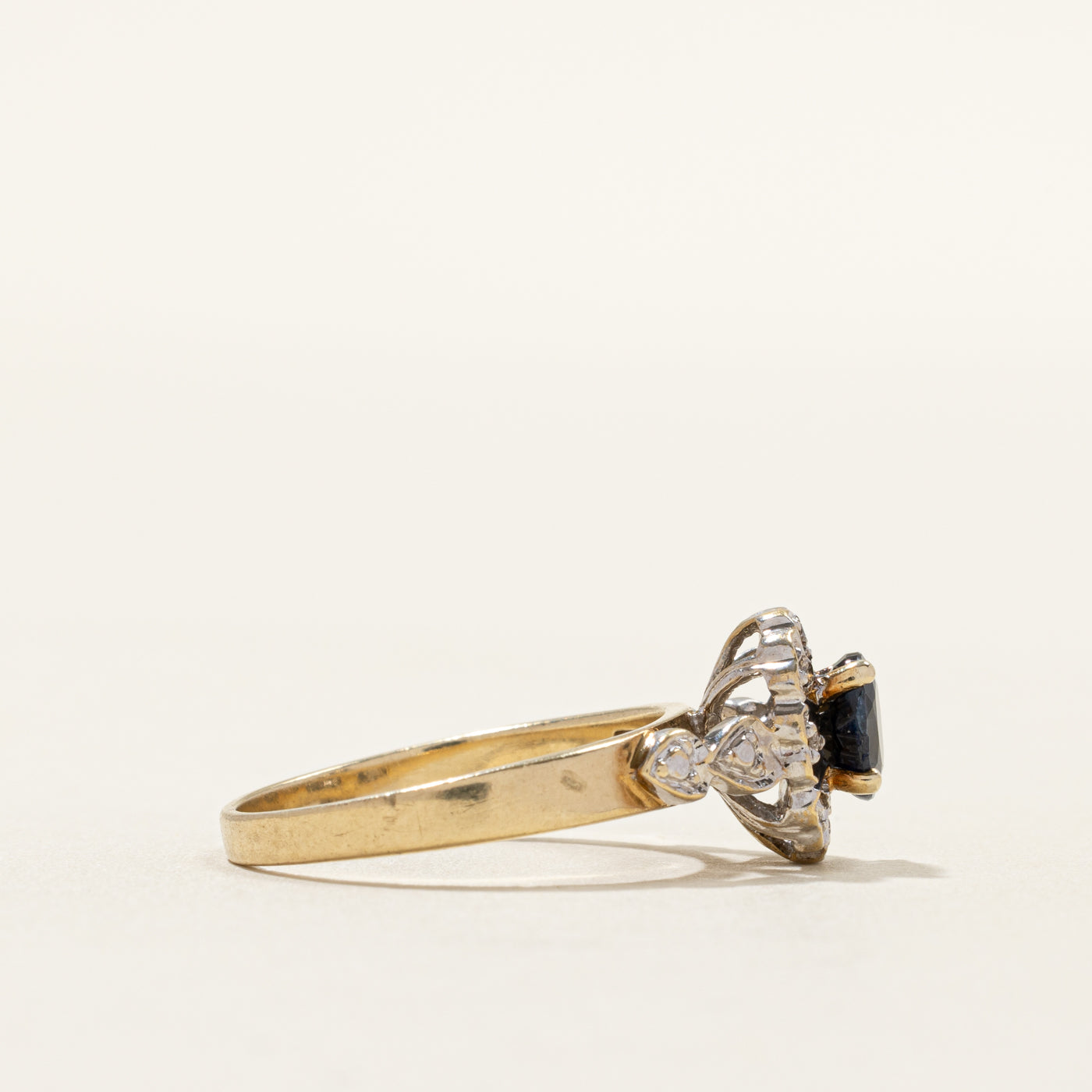Vintage Oval Cut Sapphire & Diamond Halo Ring | 0.04ctw | SZ 6.5