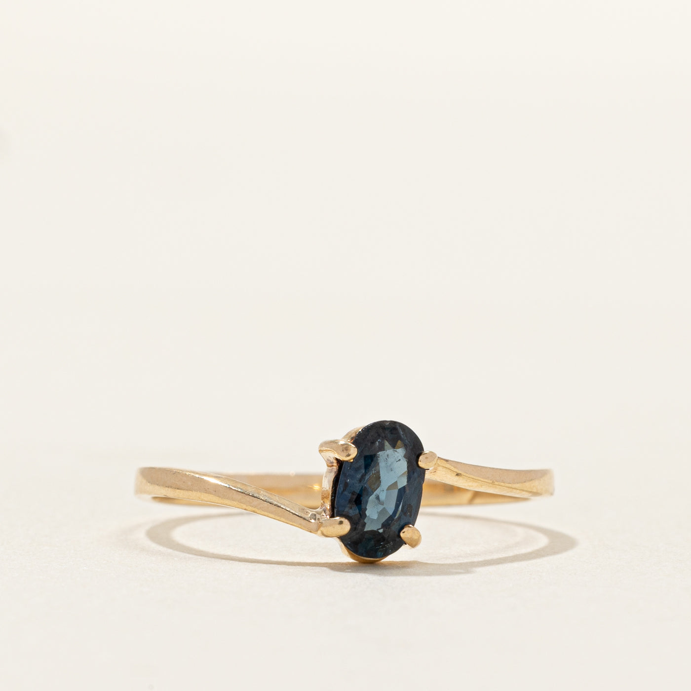 Oval Cut Sapphire Bypass Ring | SZ 6.5