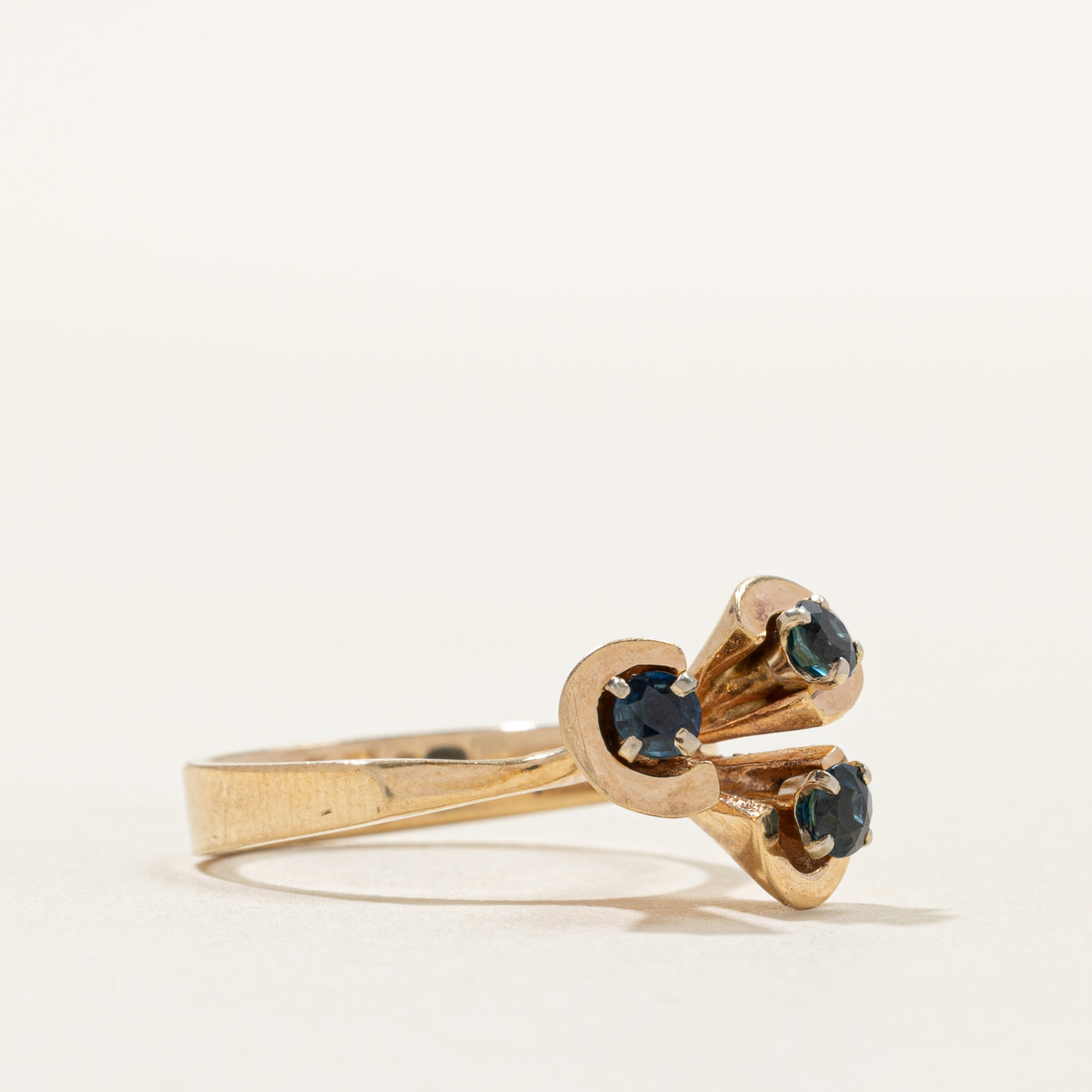 Three Stone Sapphire Cone Abstract Ring | SZ 6