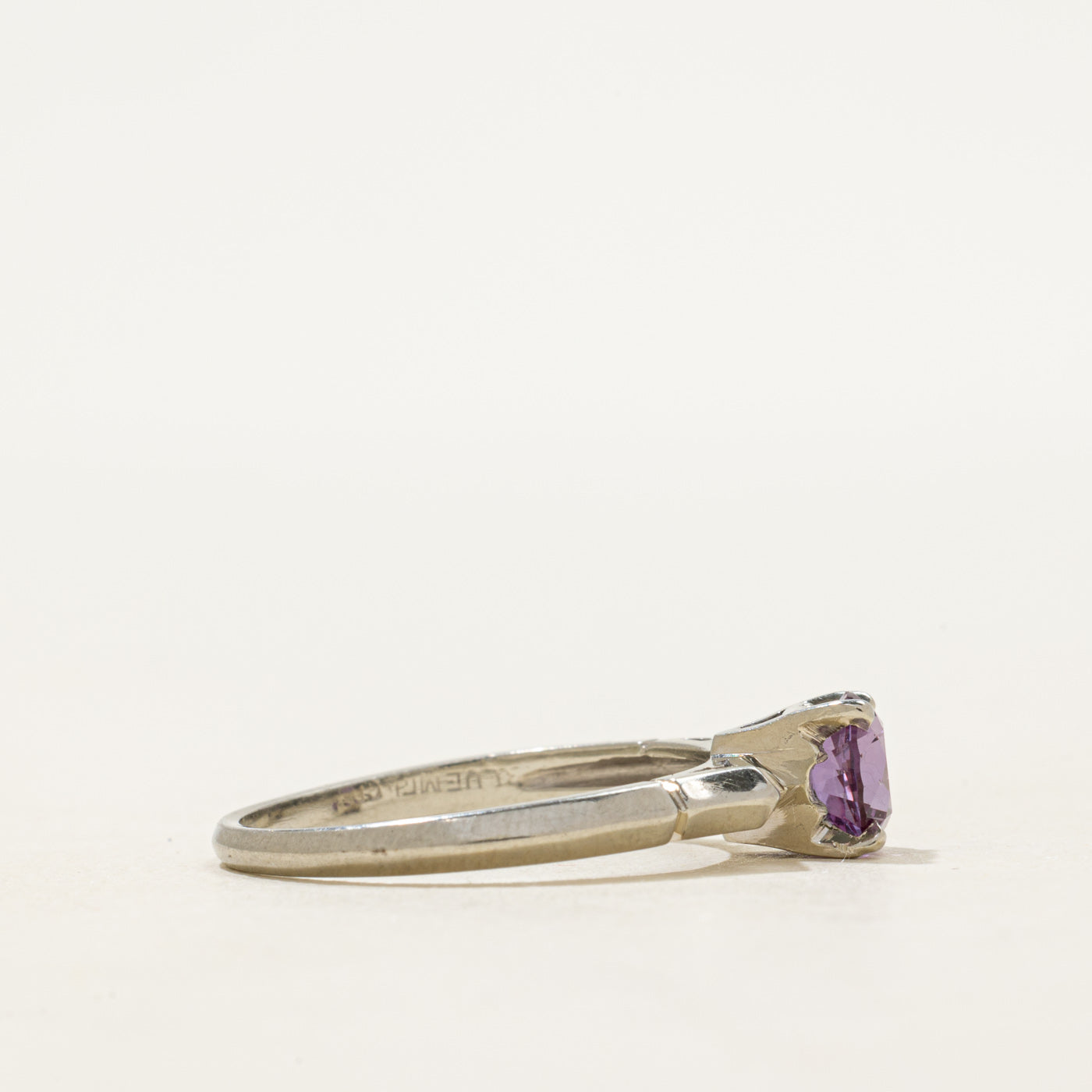 18k Solitaire Synthetic Sapphire Ring | SZ 7.5