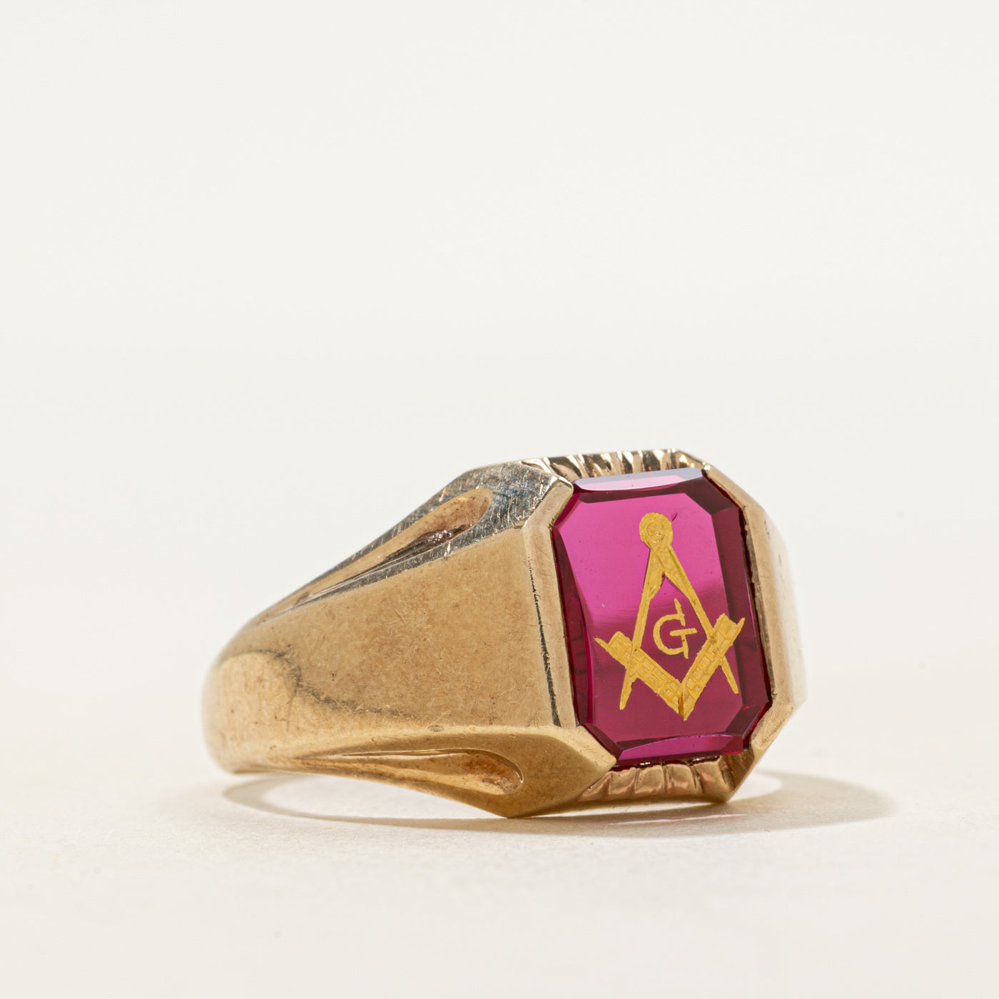 Synthetic Ruby Free Masons Crest Ring | SZ 9