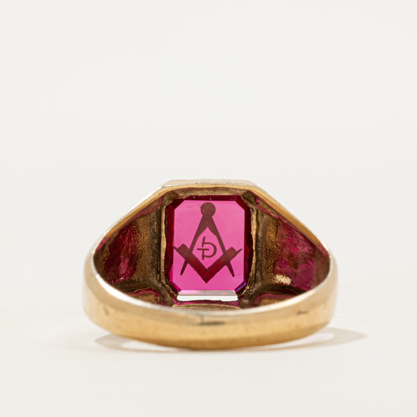 Synthetic Ruby Free Masons Crest Ring | SZ 9