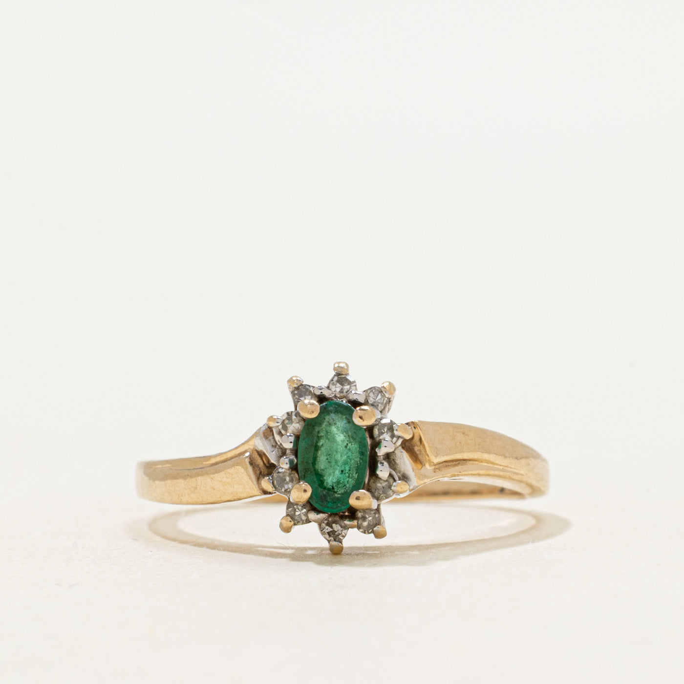 Oval Cut Emerald & Diamond Petal Ring | SZ 6.75