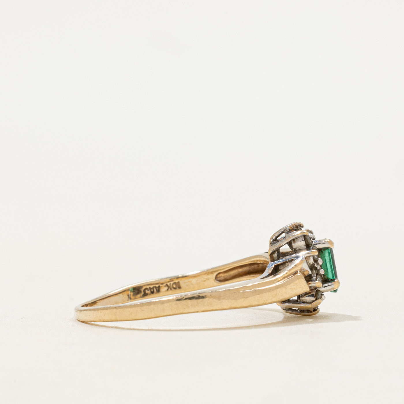 Oval Cut Emerald & Diamond Petal Ring | SZ 6.75