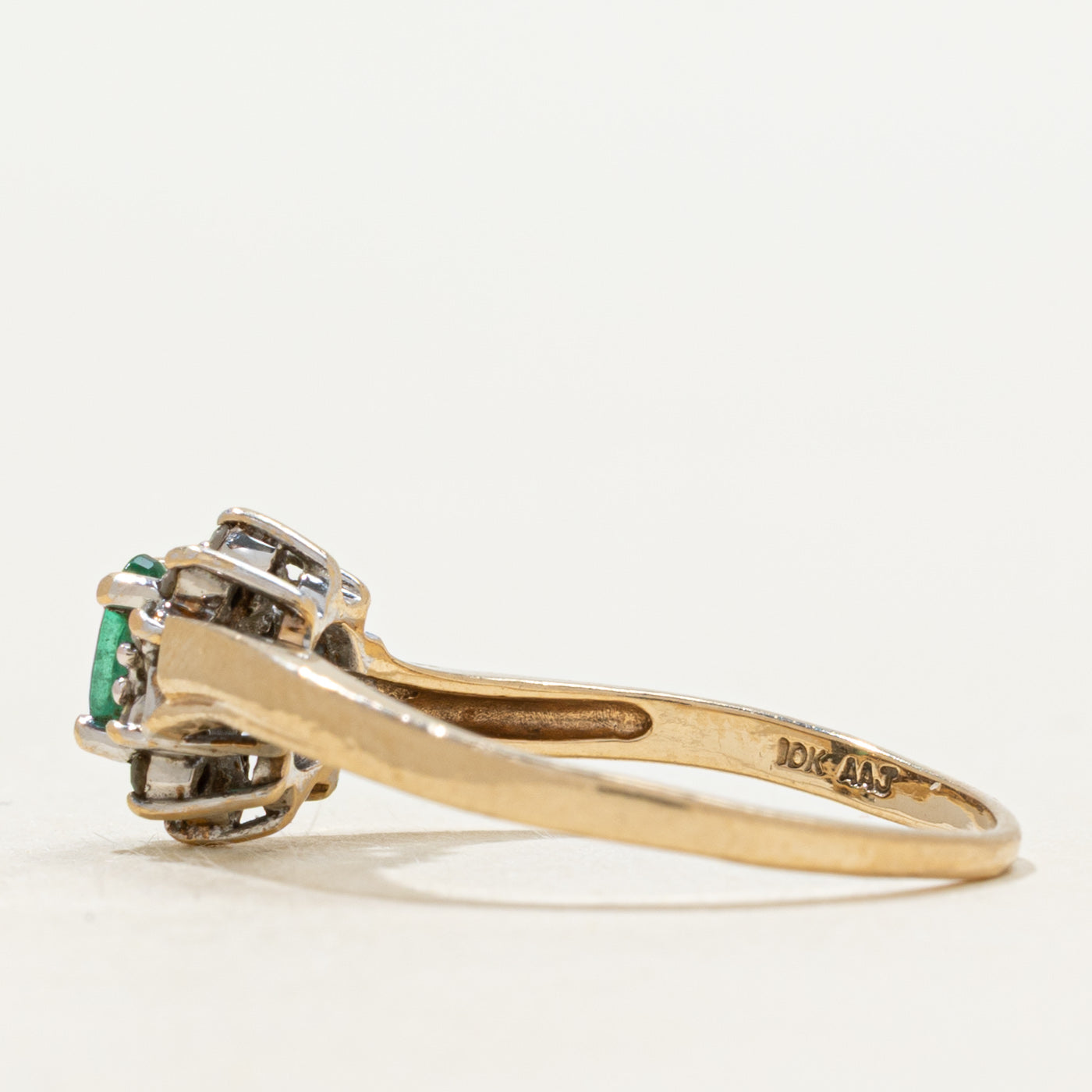 Oval Cut Emerald & Diamond Petal Ring | SZ 6.75
