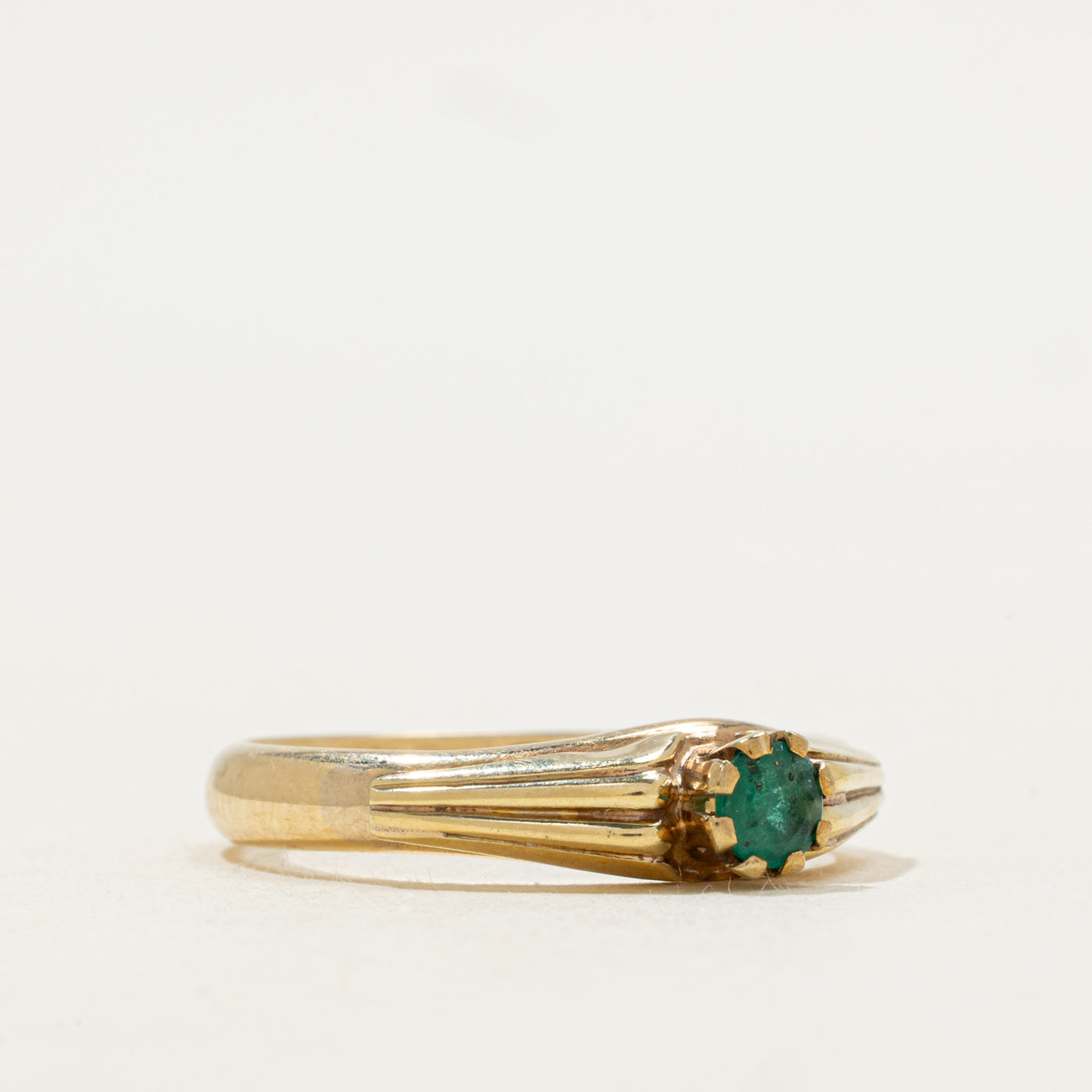 Solitaire Emerald Grooved Ring | 0.22ct | SZ 9.25