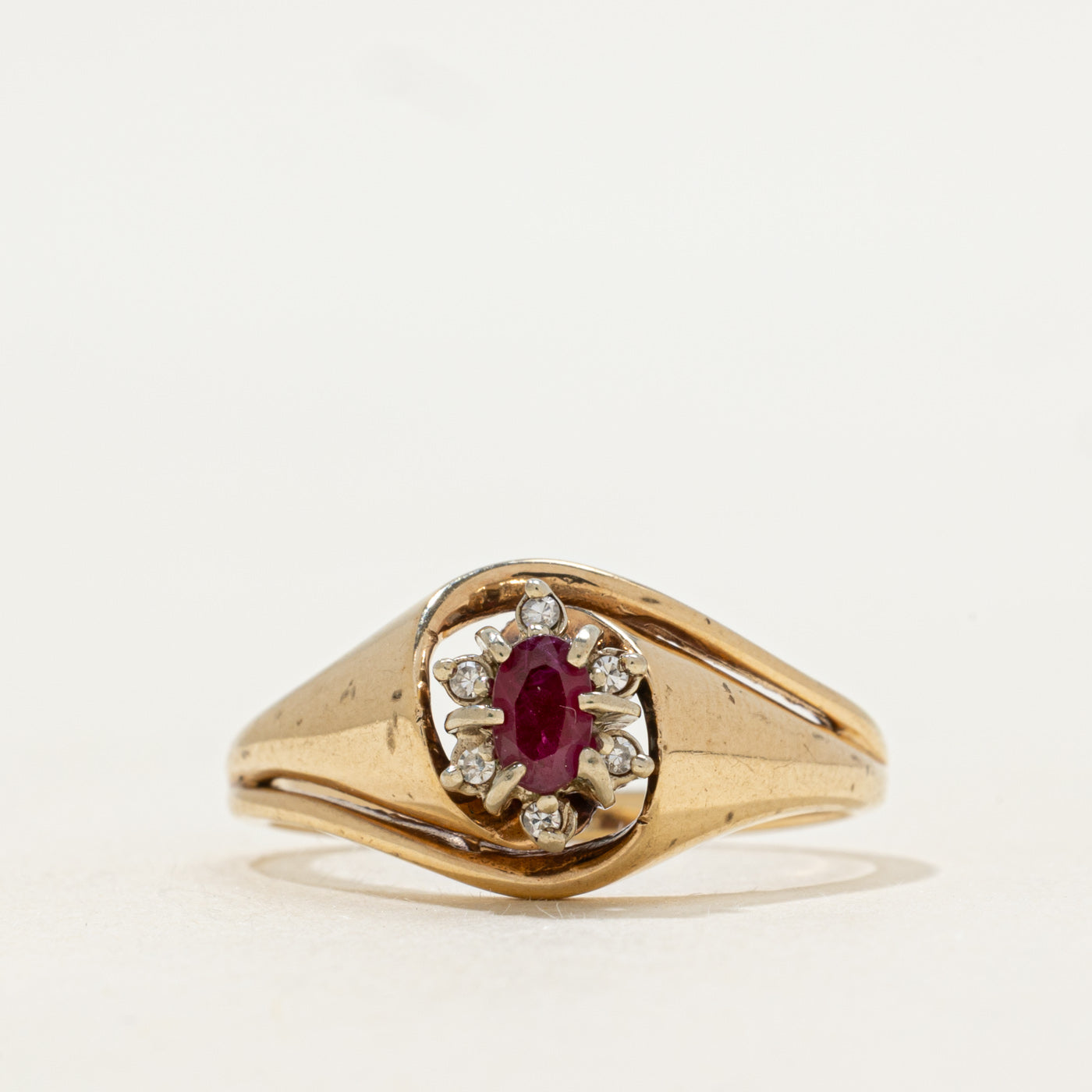 Oval Cut Ruby & Diamond Petal Ring | SZ 8.5