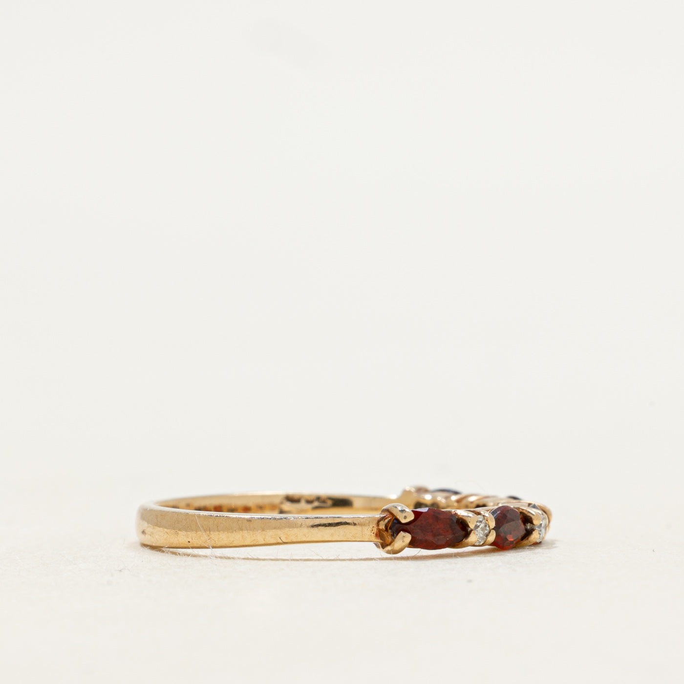 Bague cinq pierres grenat et diamants | 2,00 mm | Taille 6,25