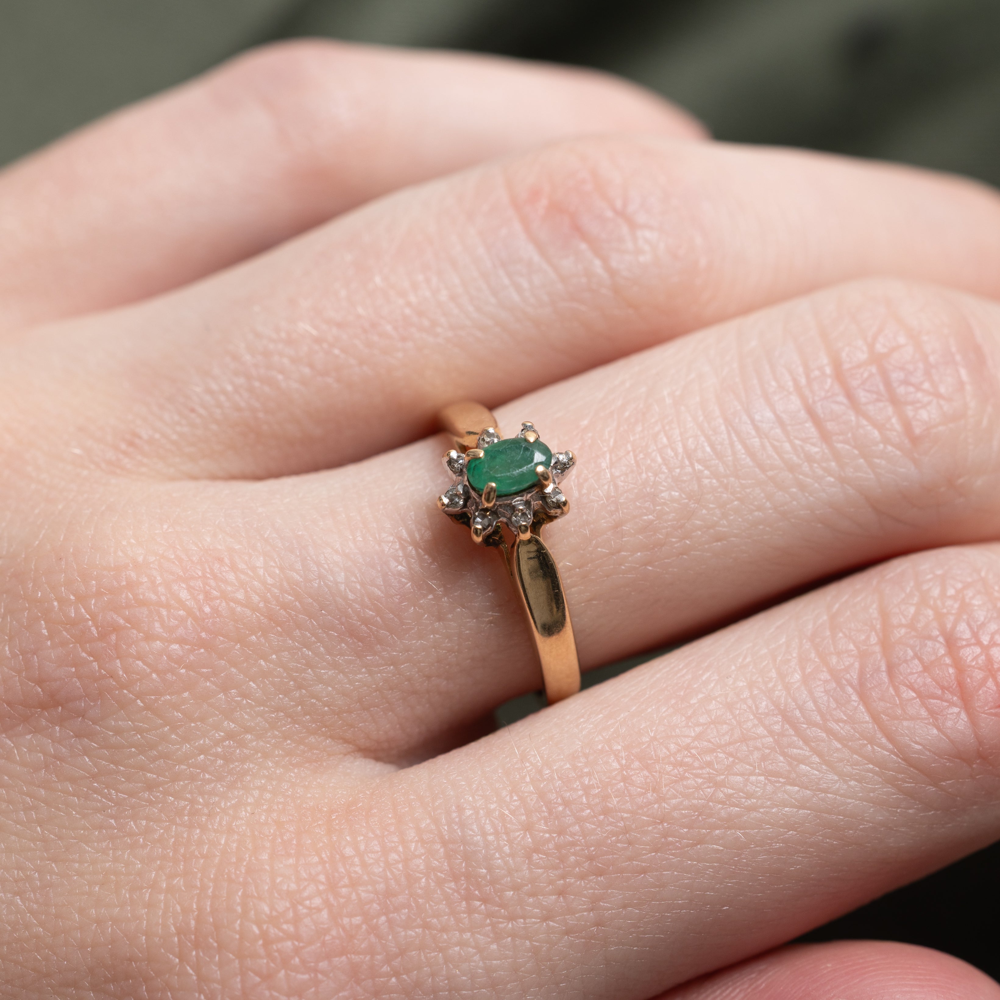 Oval Cut Emerald & Diamond Petal Ring | SZ 6