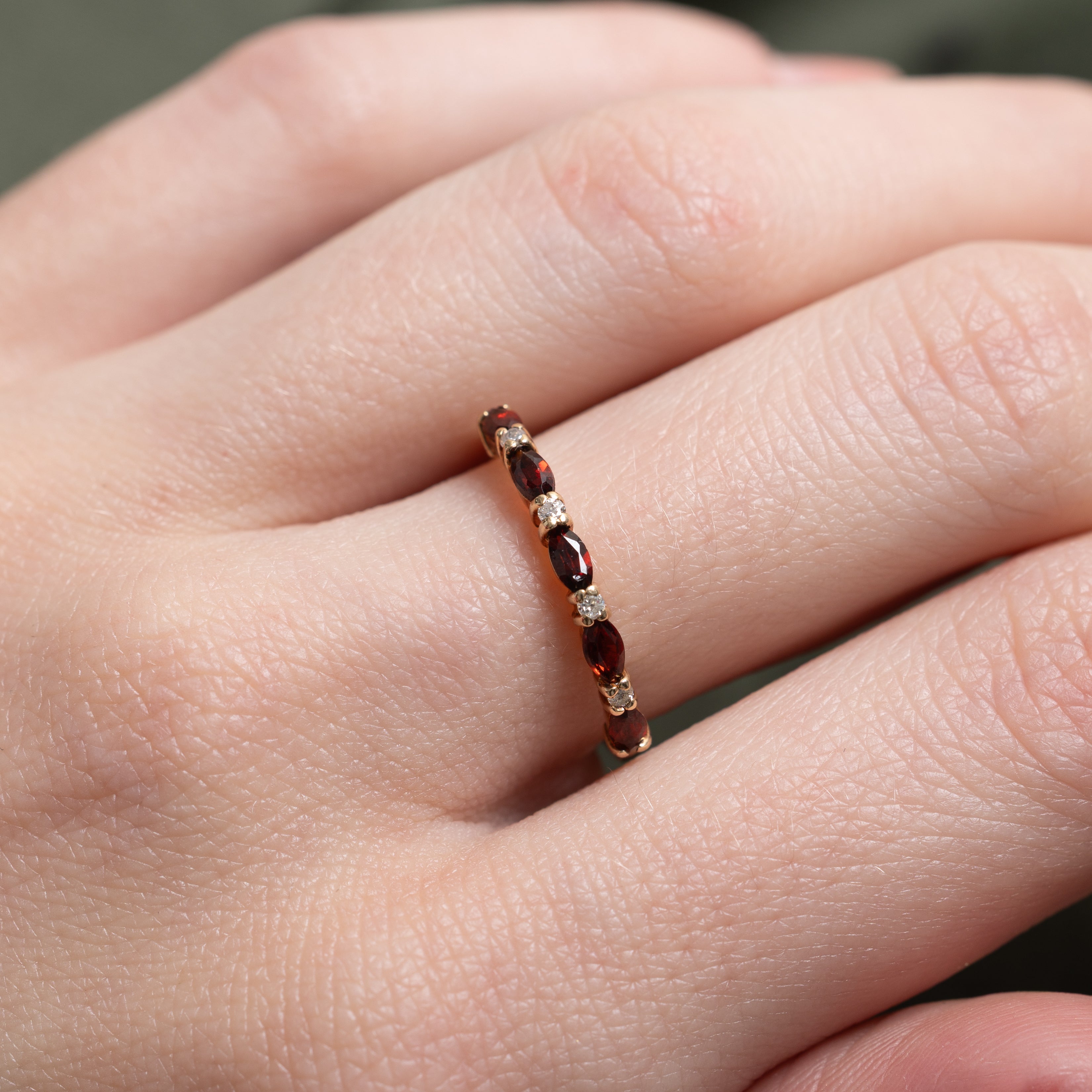 Bague cinq pierres grenat et diamants | 2,00 mm | Taille 6,25