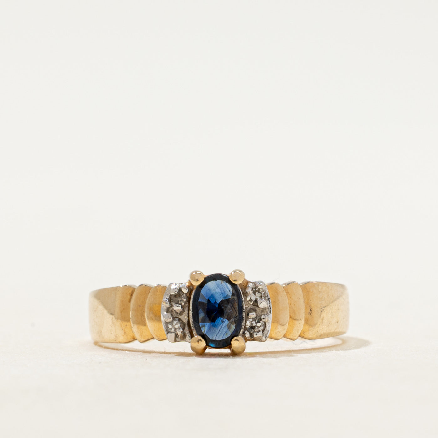 Sapphire & Diamond Grooved Ring | SZ 6.25