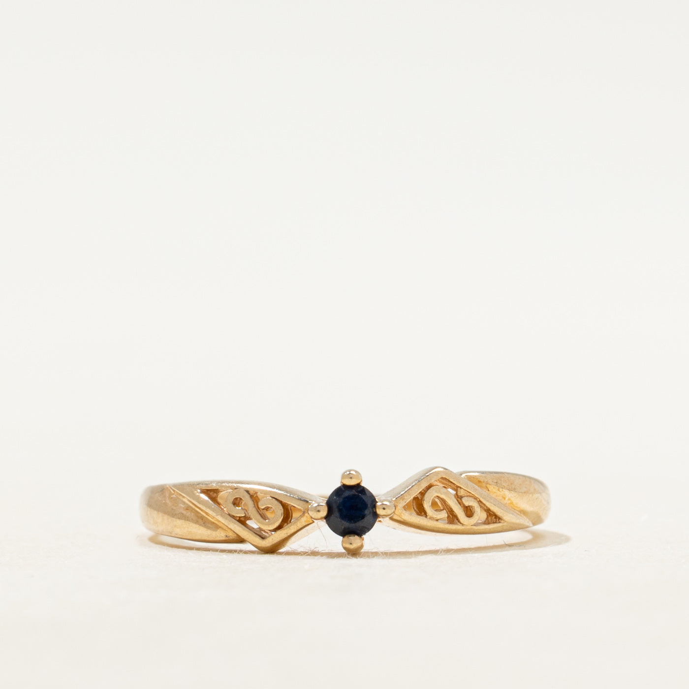 Sapphire Scrollwork Petite Ring | SZ 6.25