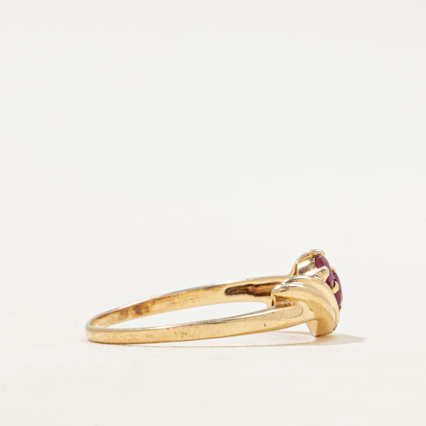 Three Stone Synthetic Ruby Grooved Ring | SZ 8