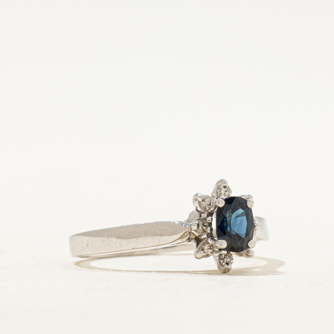 Oval Cut Sapphire & Diamond Petal Ring | SZ 6.5