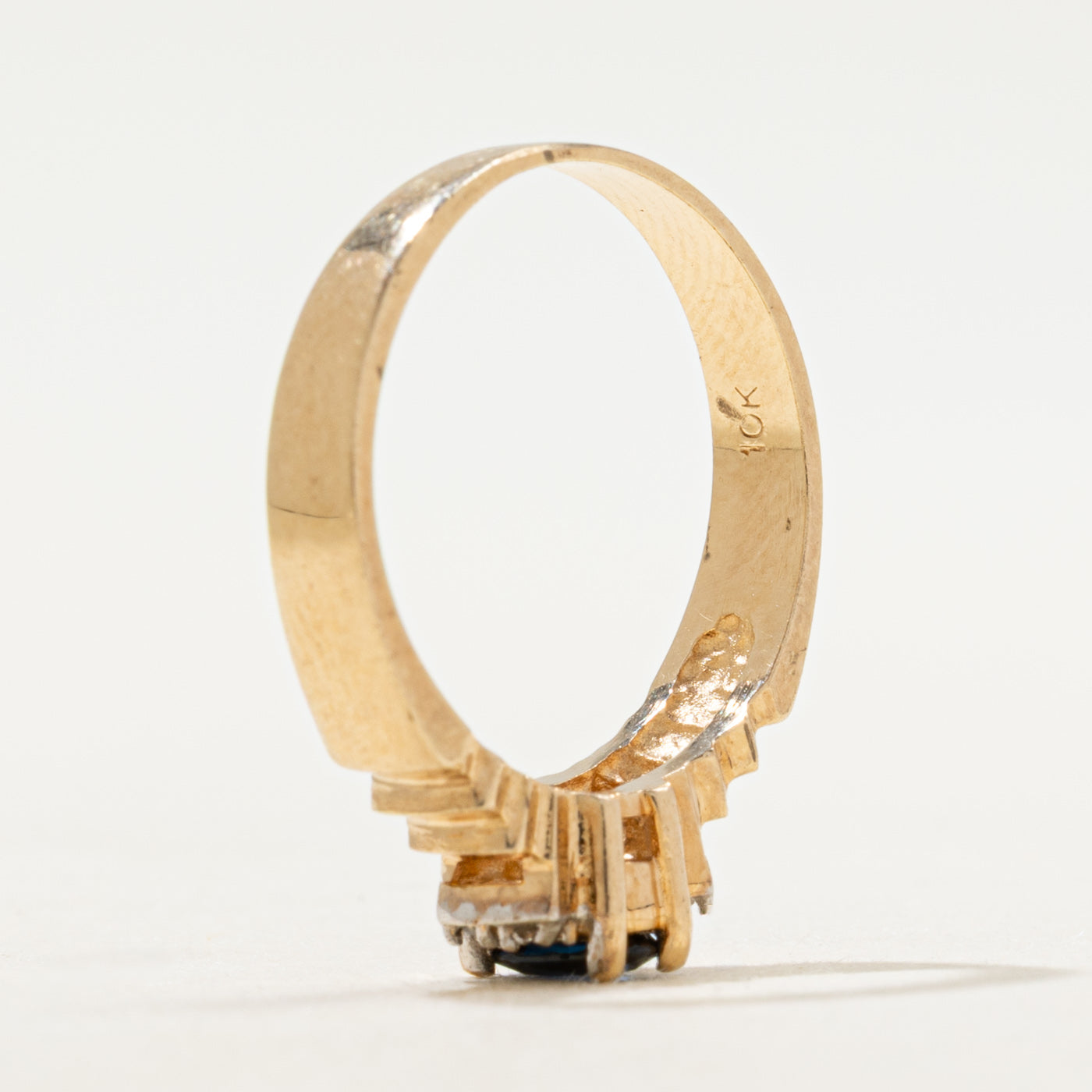 Oval Cut Sapphire & Diamond Grooved Ring | SZ 6