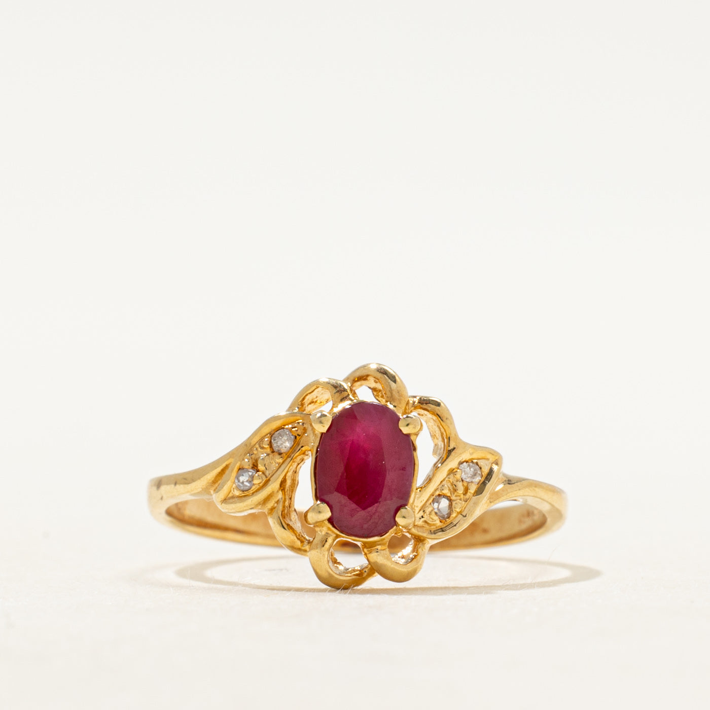 18k Oval Cut Ruby & Diamond Scalloped Ring | SZ 5.75