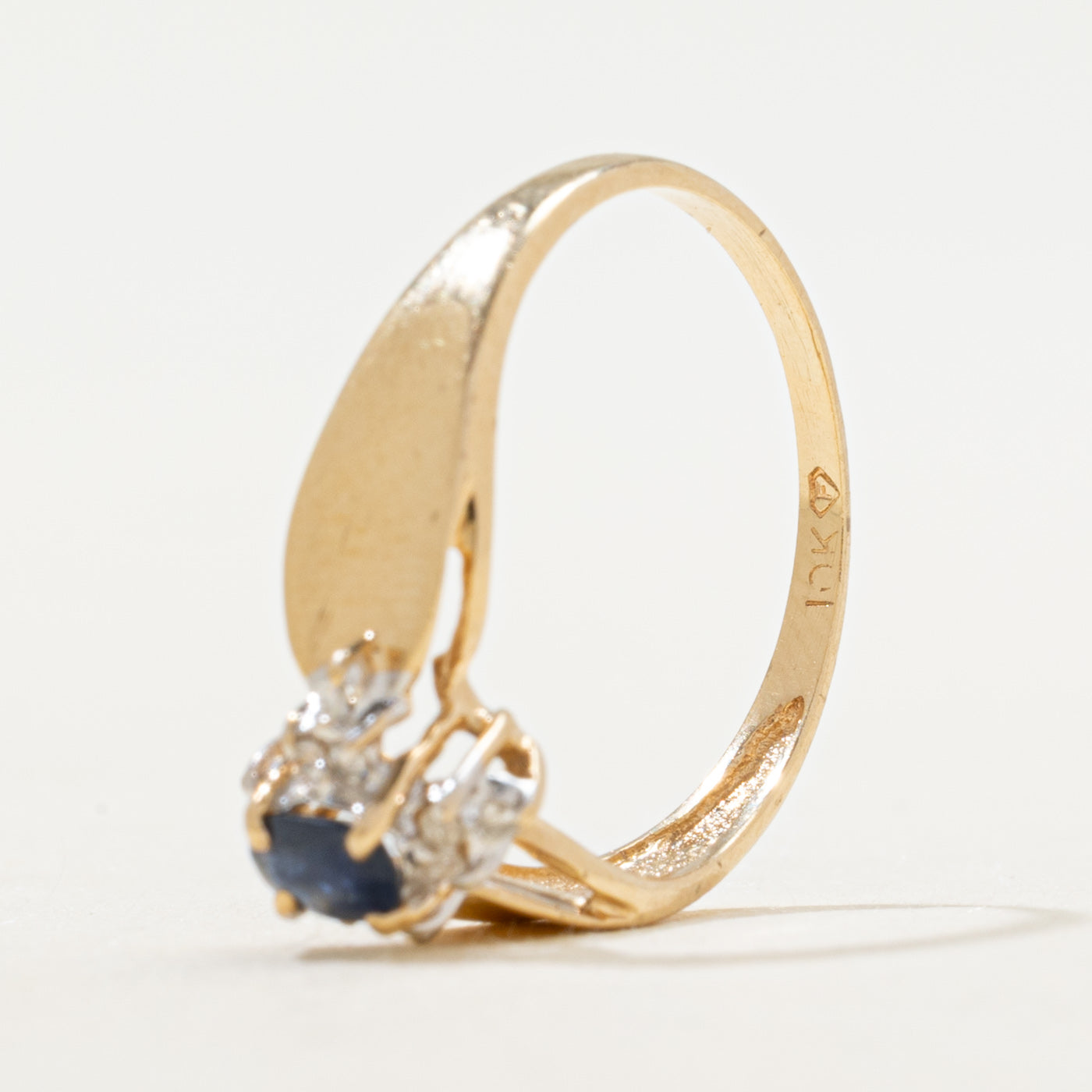 Sapphire & Diamond Reverse Tapered Ring | SZ 5.75